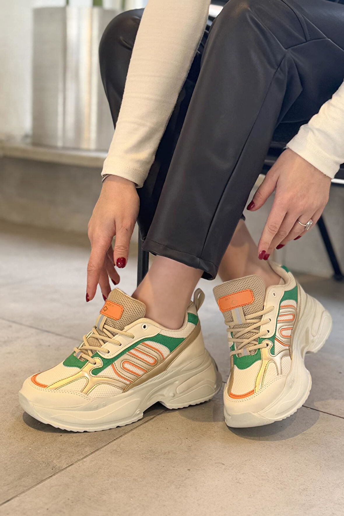 Kadın Ortopedik Taban File Detaylı Sneaker 040