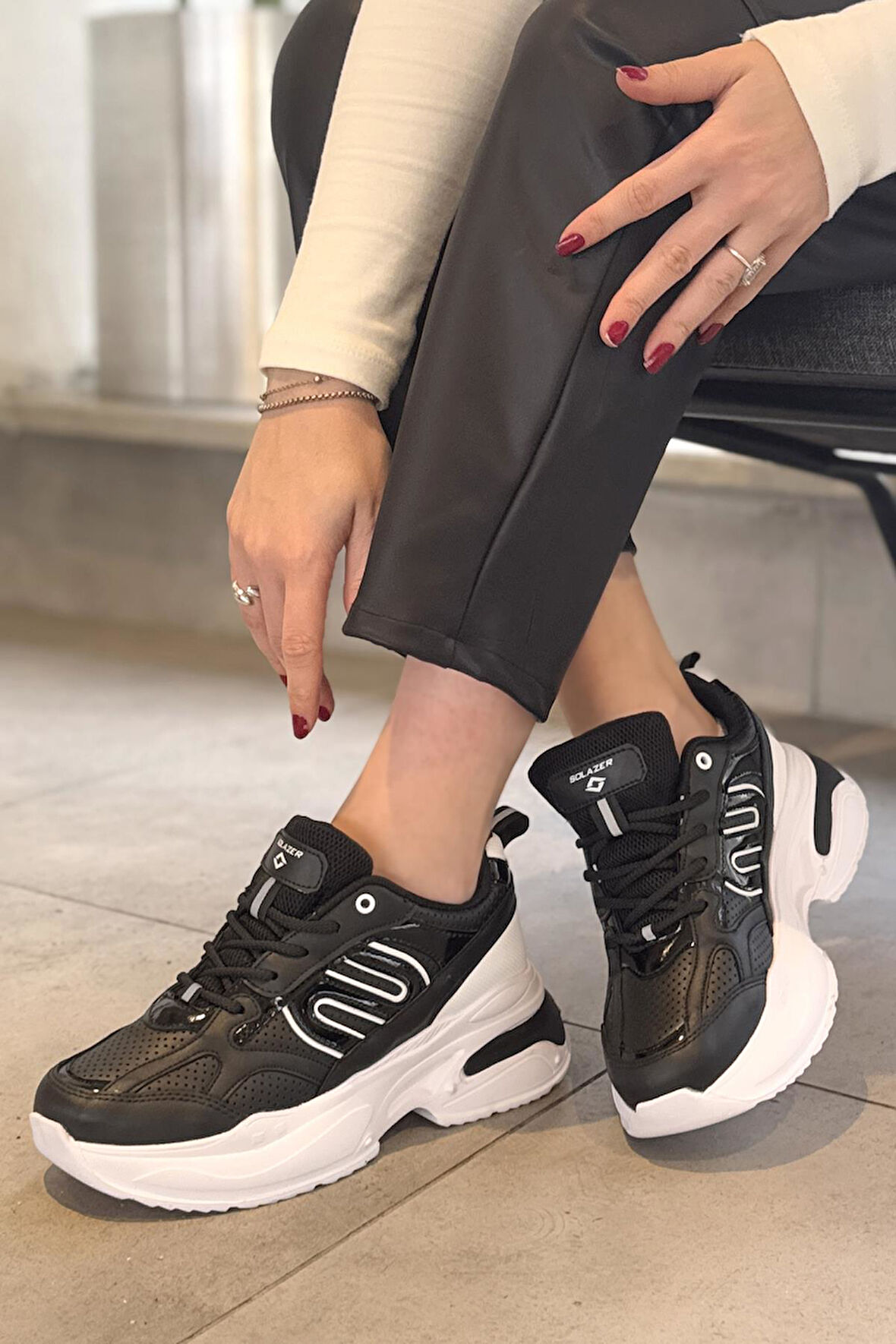 Kadın Ortopedik Taban File Detaylı Sneaker 040