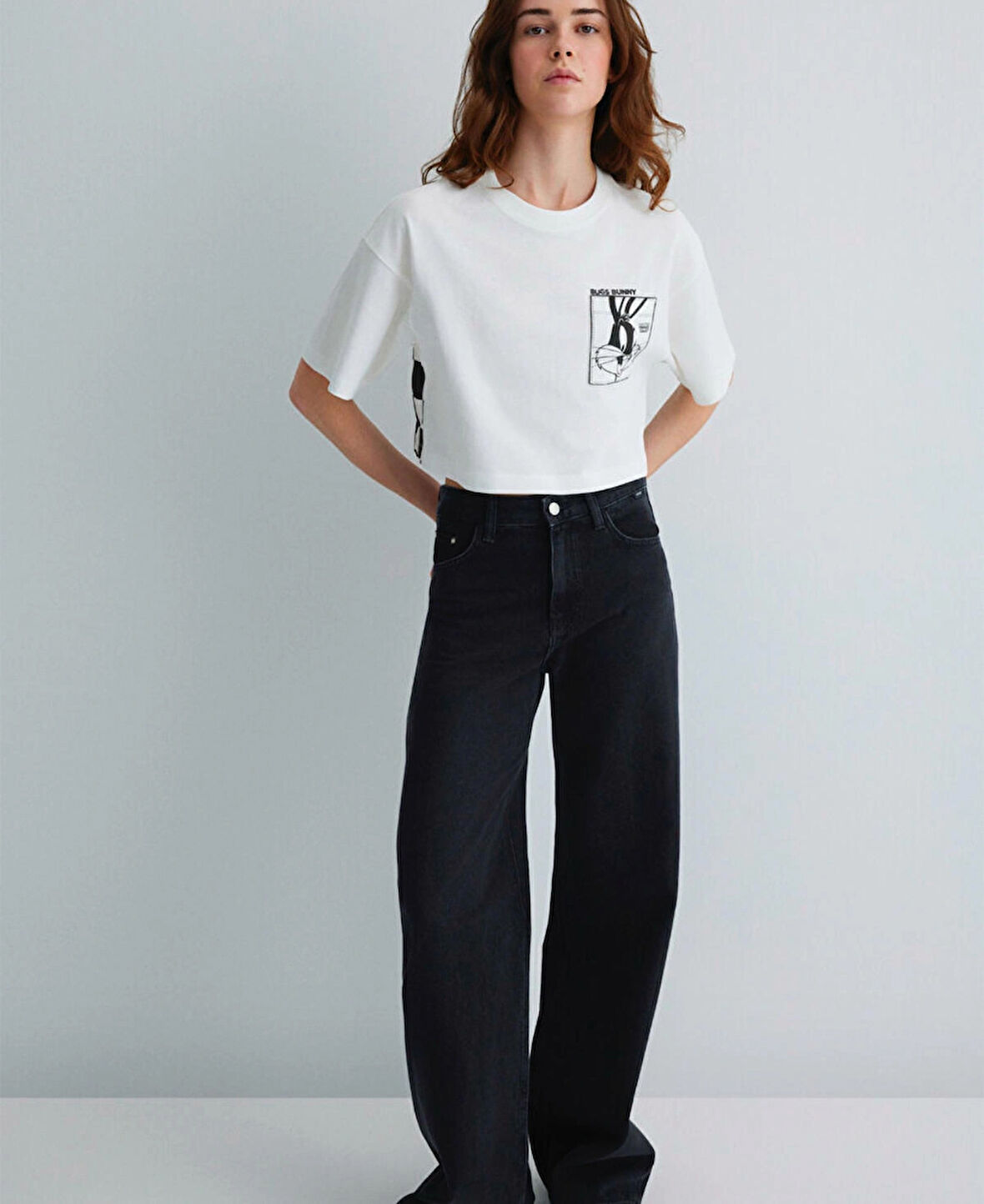 Mavi Beyaz Kadın Crop T-Shirt DMK.1613357-620_BUGS BUNNY BASKILI