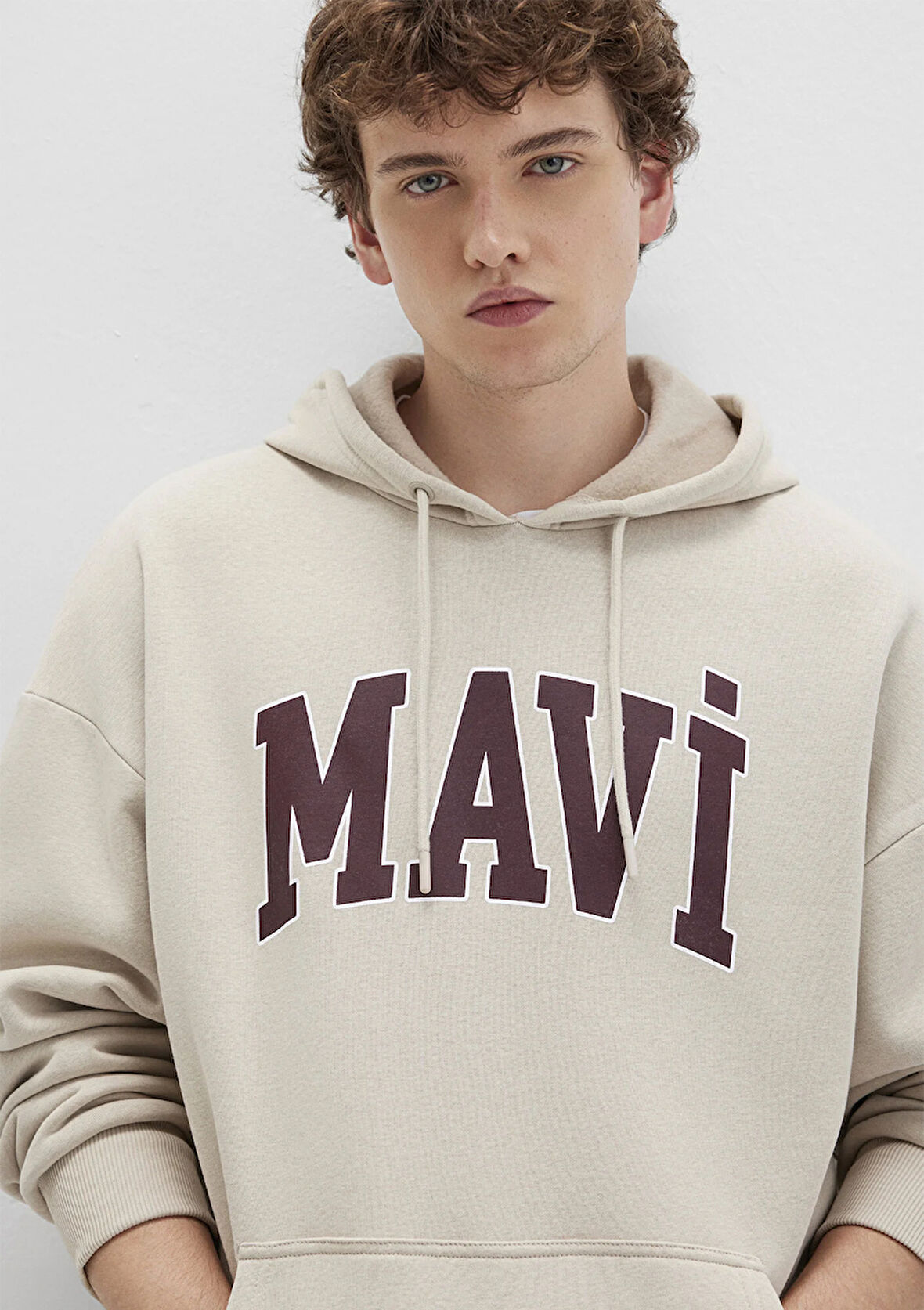 Mavi Logo Baskılı Kapüşonlu Bej Sweatshirt 067149-70004