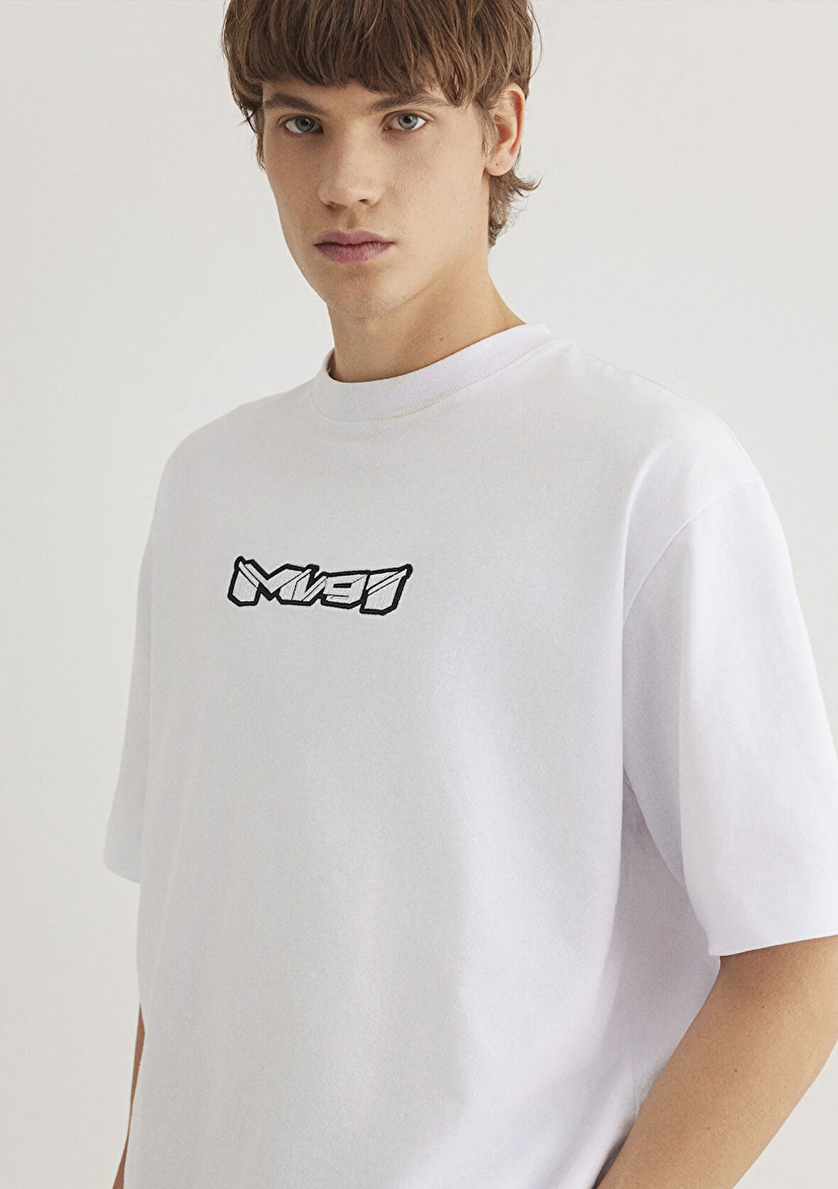 MV91 Nakış Detaylı Beyaz Tişört 0612576-620