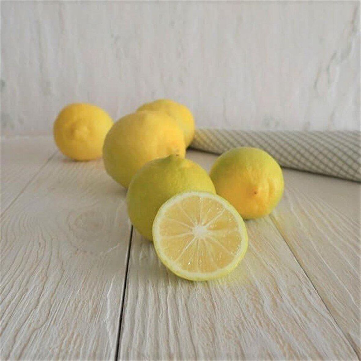Tüplü Aşılı Tatlı Şeker Limon Fidanı