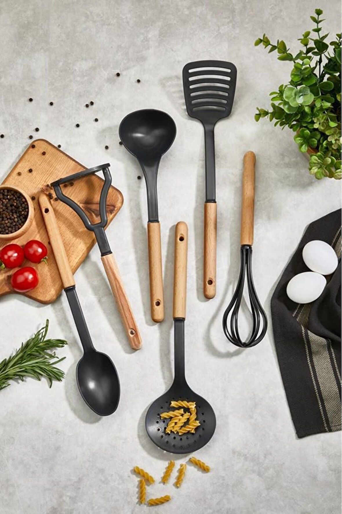 Mithra Life 6 Adet Ahşap Saplı Plastik Teflon Siyah Servis Seti MIT1141