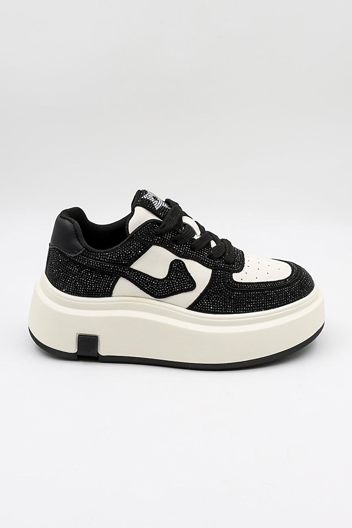 Guja Kadın Kalın Taban Taş Detaylı Bağcıklı Günlük Spor Ayakkabı GJ360 - Siyah - 36