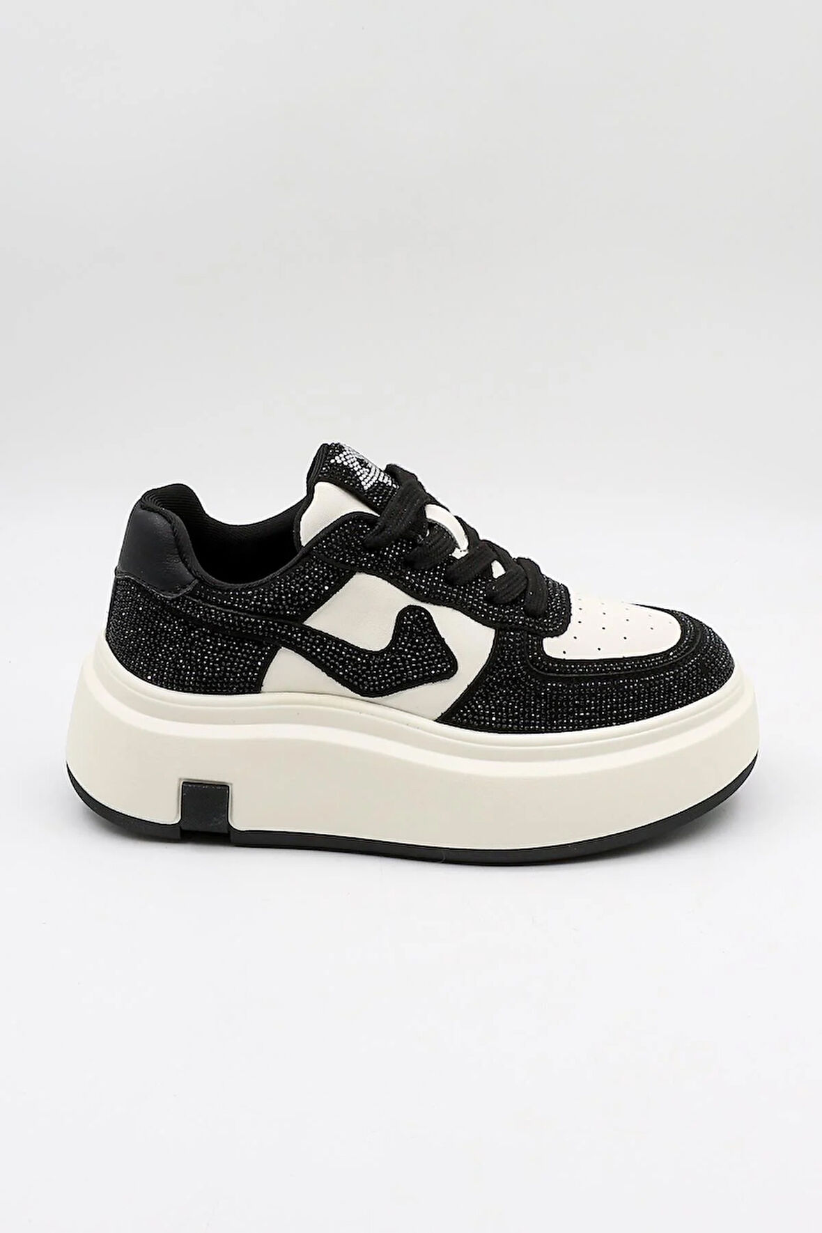 Guja Kadın Kalın Taban Taş Detaylı Bağcıklı Günlük Spor Ayakkabı GJ360 - Siyah - 36