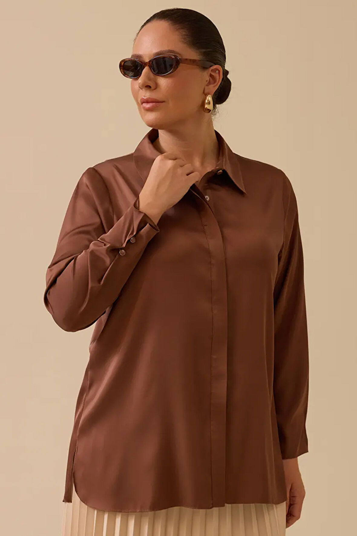 Kadın Büyük Beden Düğmeli Saten Gömlek - Kahverengi | 44