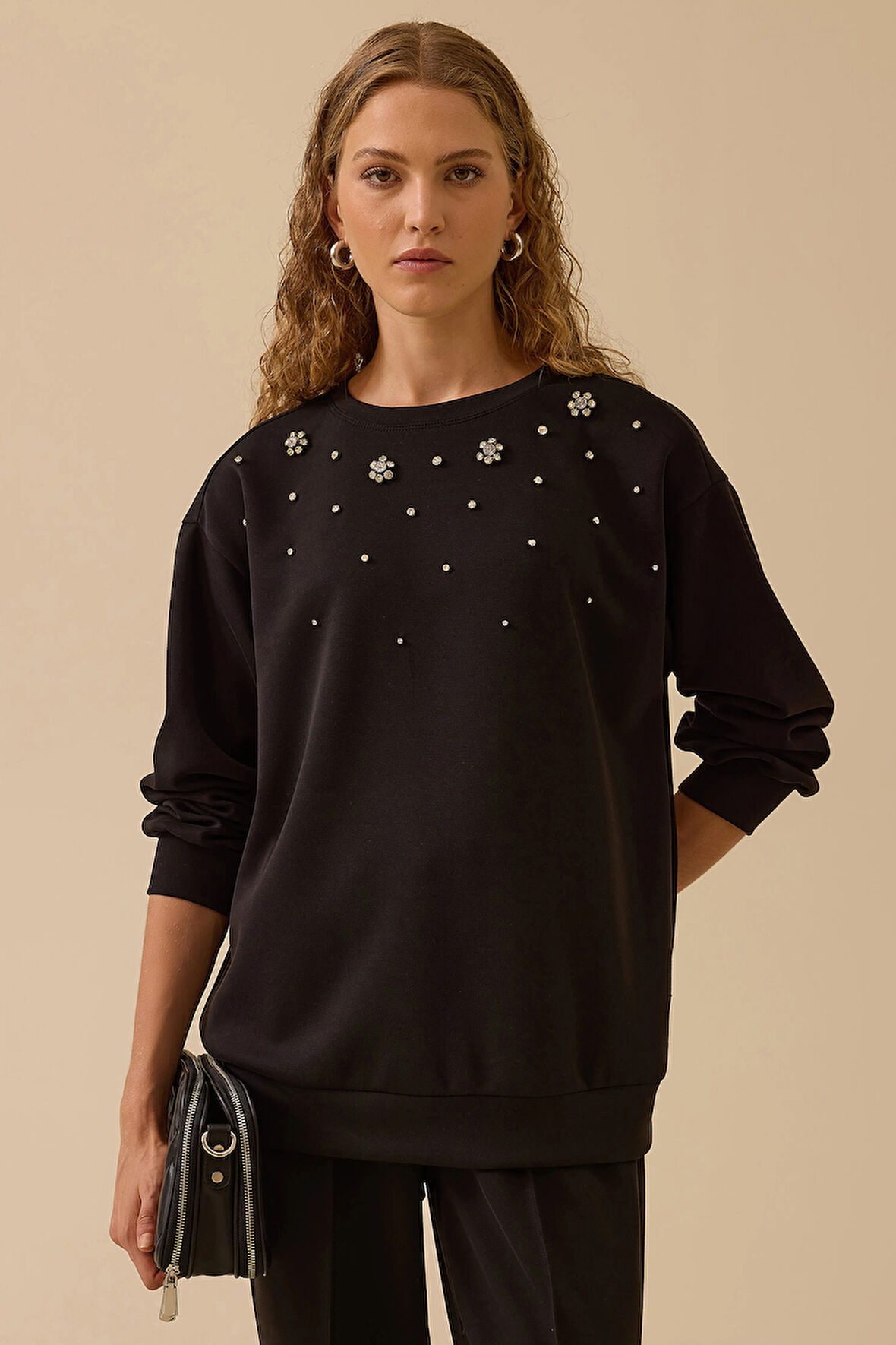 Seçil Kadın Yuvarlak Yaka Taşlı Sweatshirt 0001 Siyah