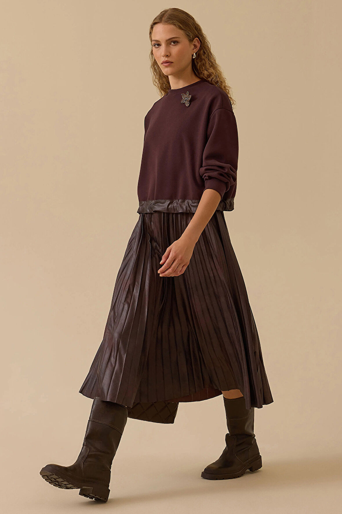 Seçil Kadın Taş Detaylı Suni Deri Pliseli Midi Elbise 1016 Kahverengi