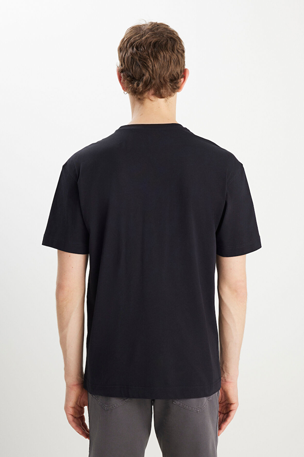 %100 Pamuk Relaxed Fit Normal Kesim Bisiklet Yaka Siyah Tişört
