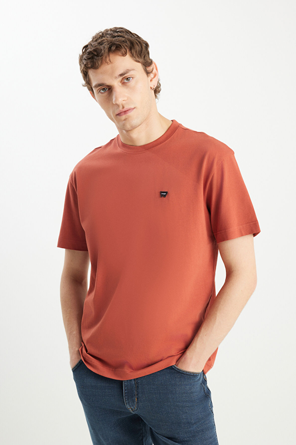 %100 Pamuk Relaxed Fit Geniş Kesim Minimal Logo Siyah Tişört
