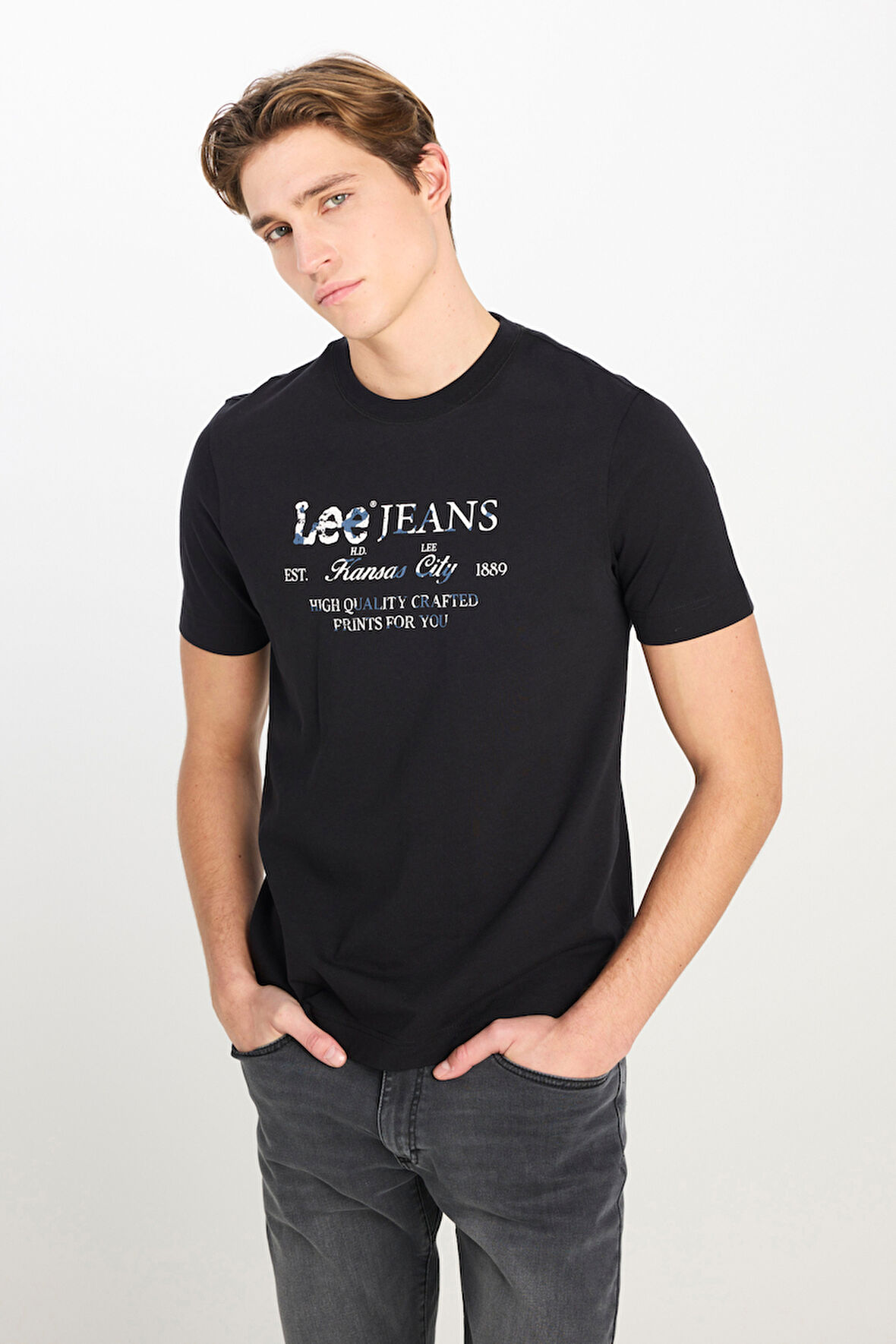 %100 Pamuk Regular Fit Normal Kesim Bisiklet Yaka Grafik Baskılı Siyah Tişört