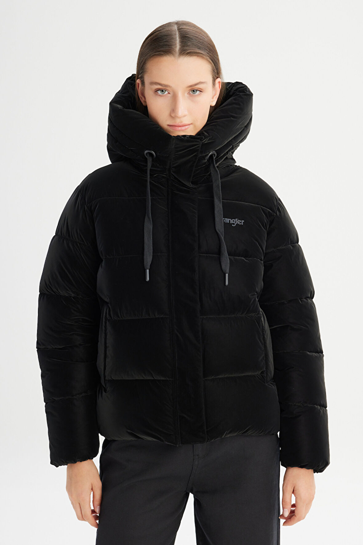 Regular Fit Normal Kesim Dik Yaka Kapüşonlu Siyah Şişme Mont