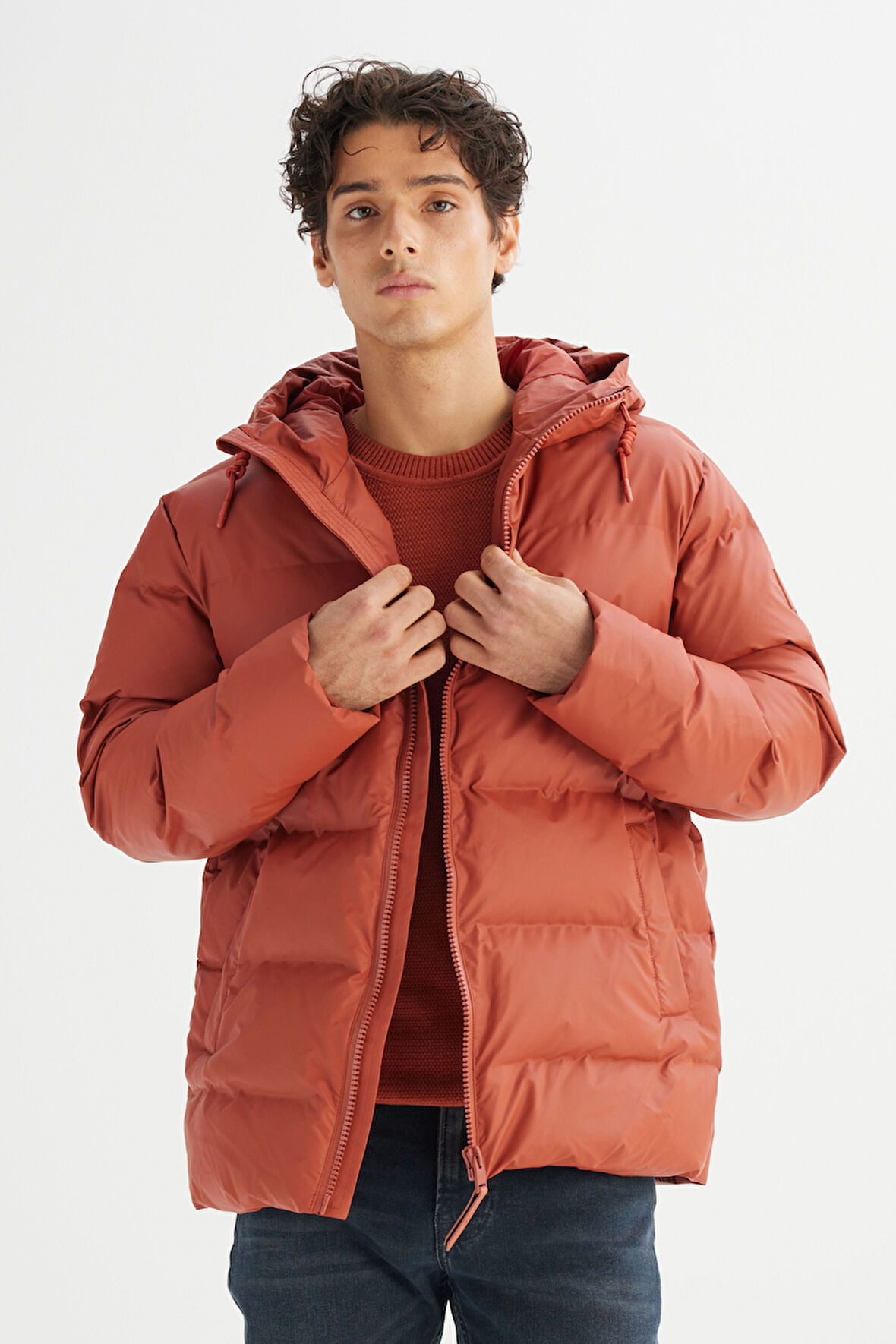 Regular Fit Normal Kesim Kapüşonlu Cepli Şişme Puffer Mont