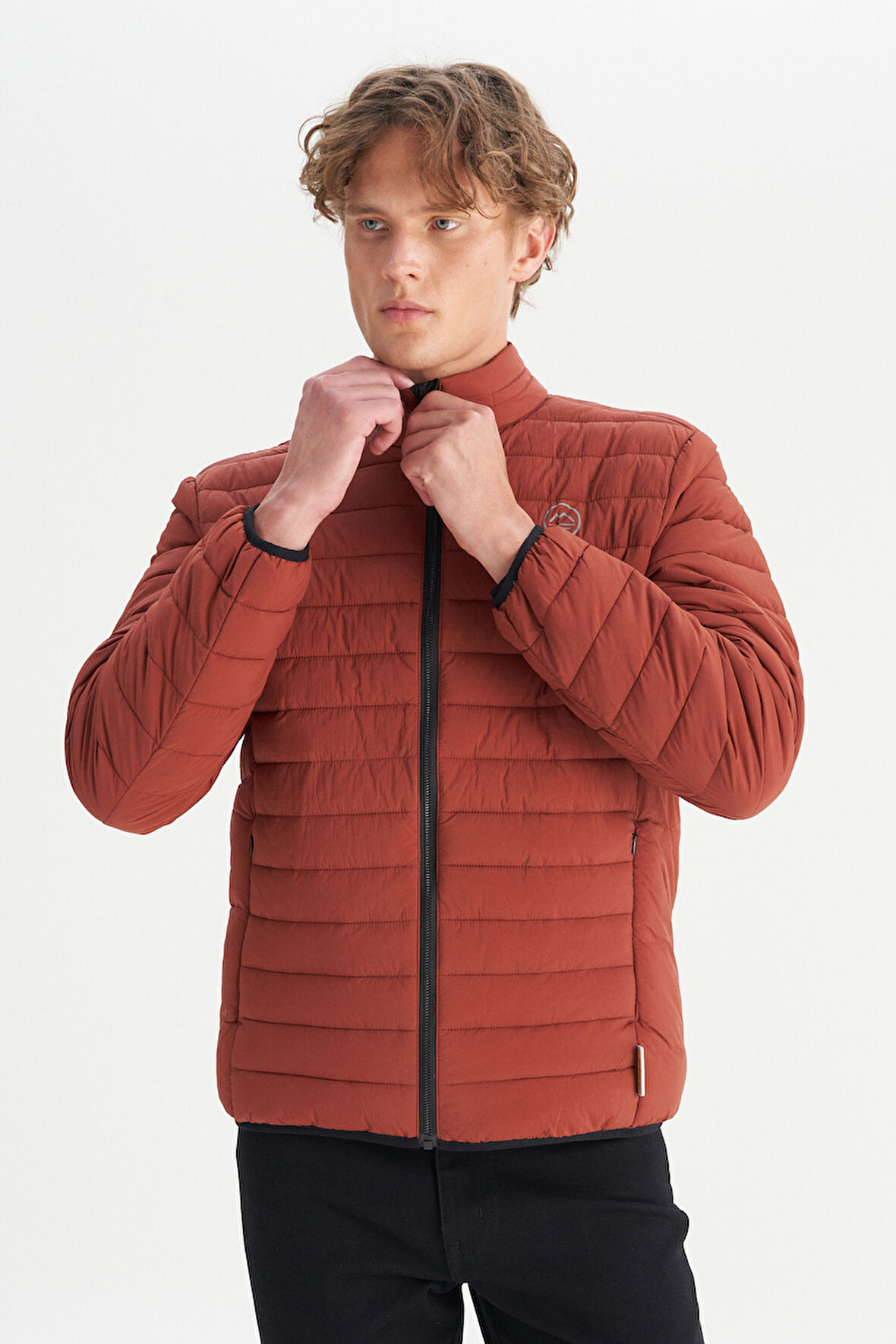 Regular Fit Normal Kesim Dik Yaka Cepli Şişme Mont