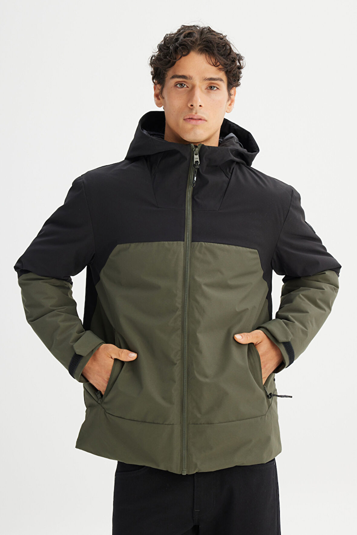 Relaxed Fit Rahat Kesim Kapüşonlu Sıcak Tutan Mont