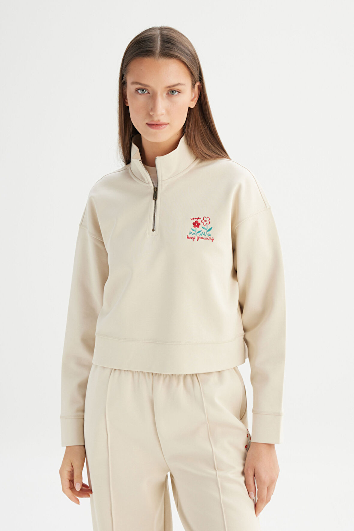 Regular Fit Normal Kesim Fermuar Yaka Detaylı Bej Sweatshirt