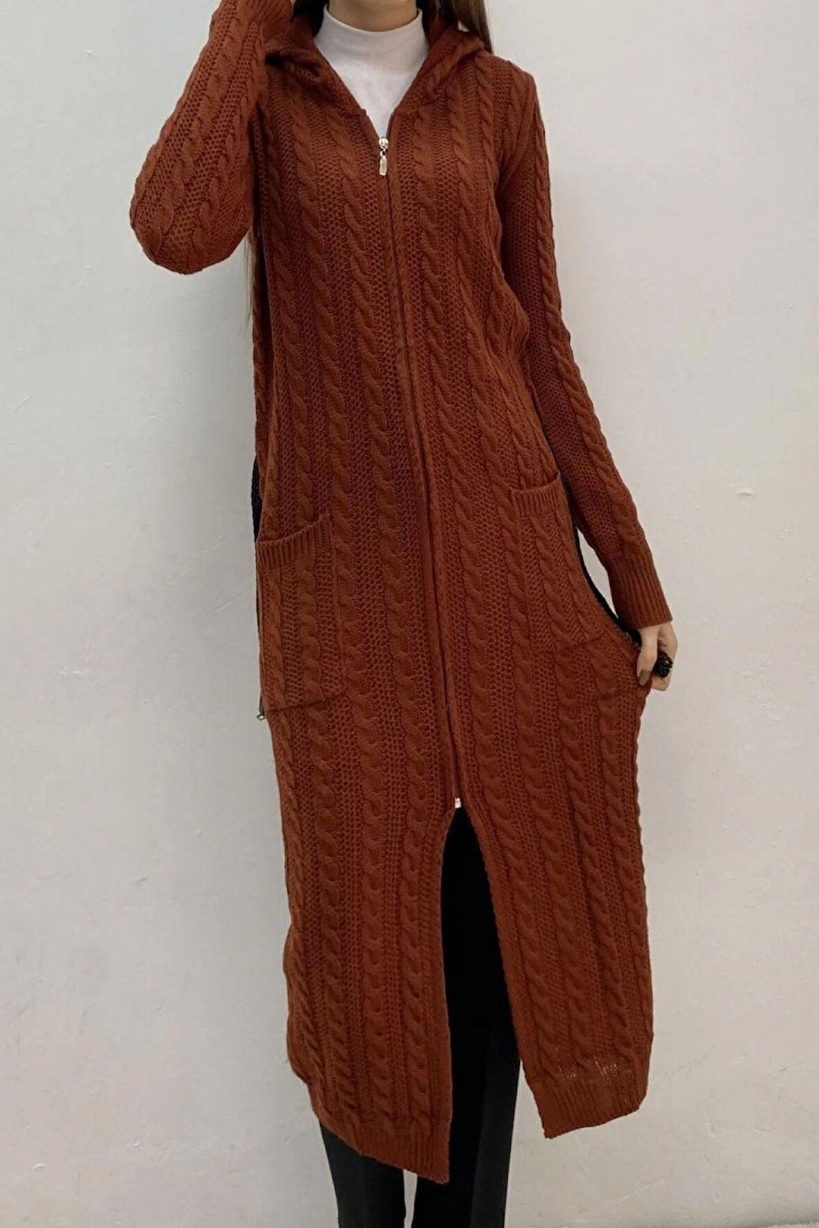 BAYAN UZUN KAPŞONLU SAÇ ÖRGÜ CEKET