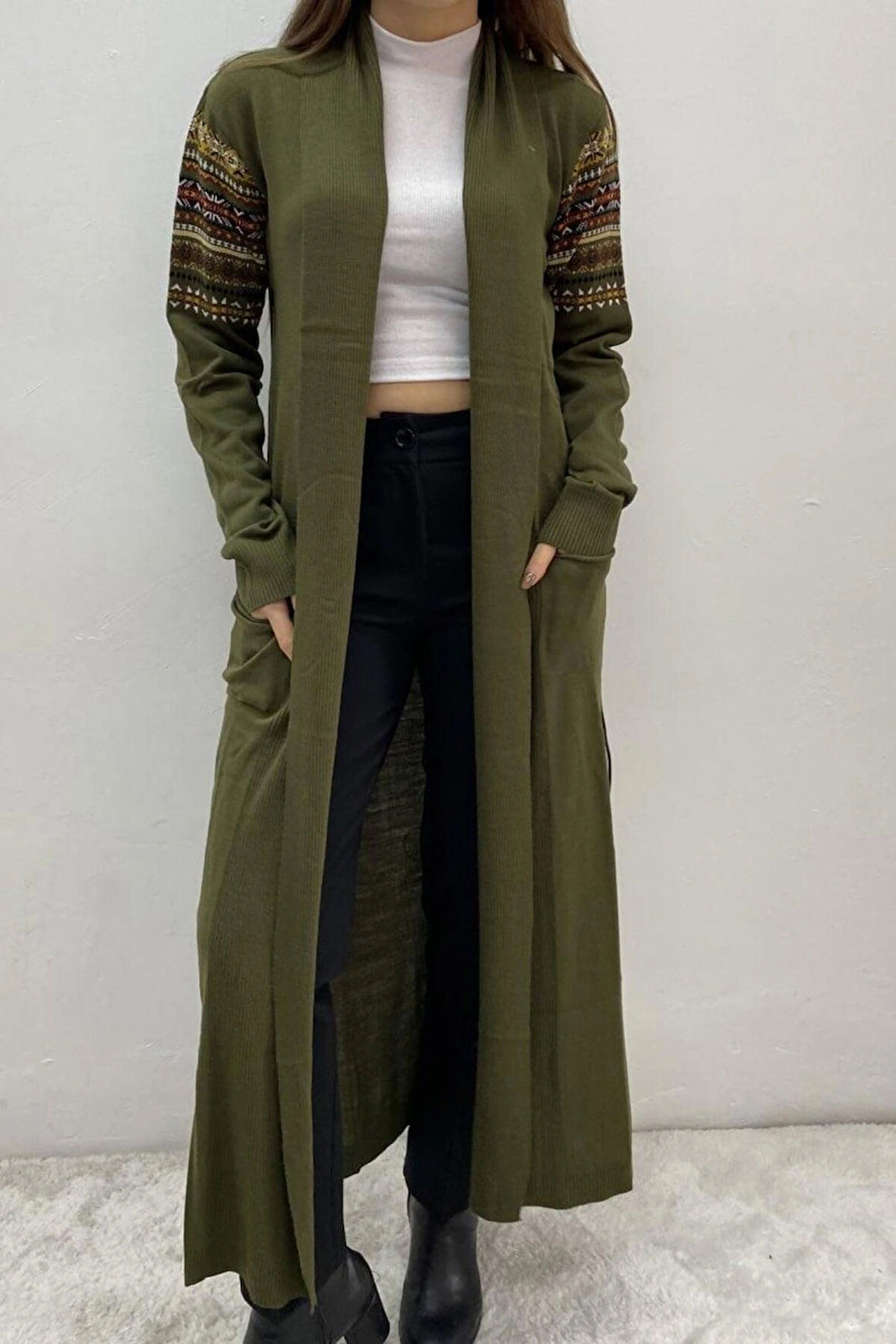 BAYAN UZUN KİLİM DESEN SAÇ ÖRGÜ CEKET