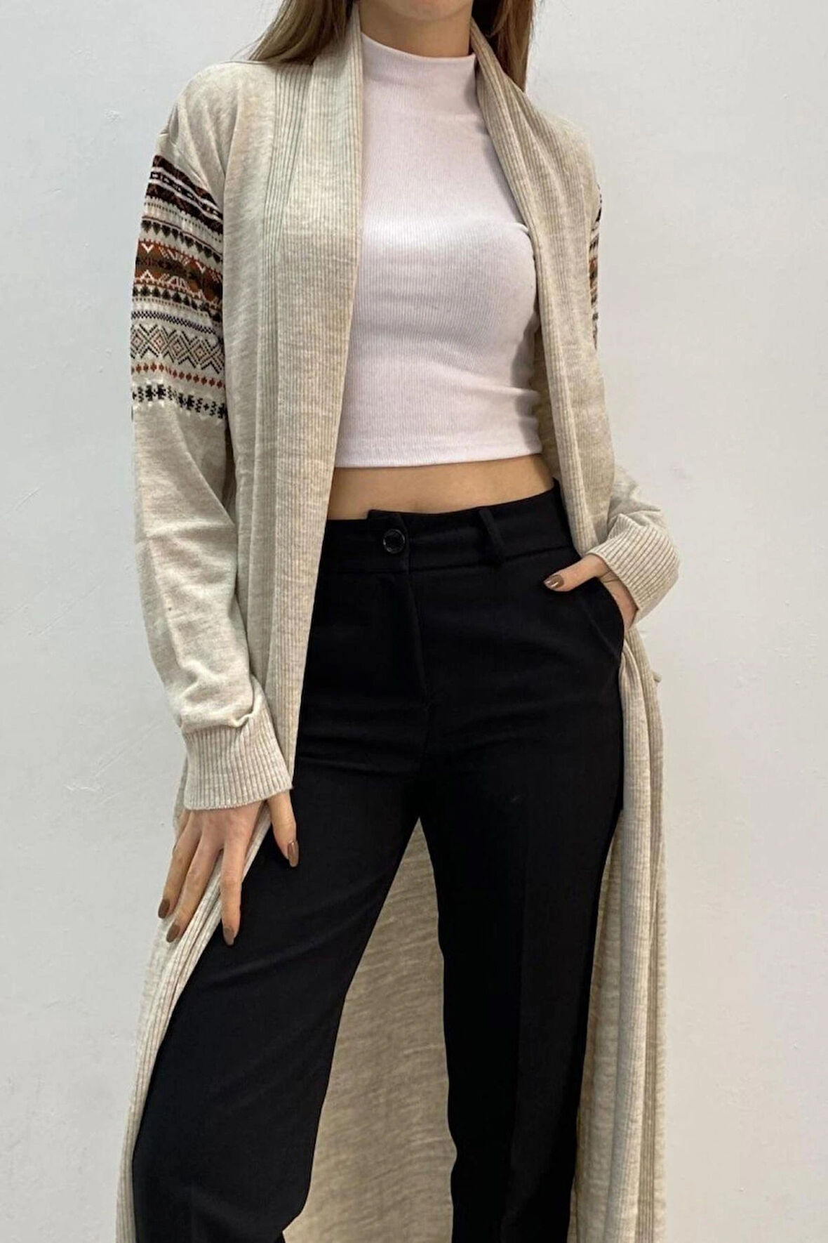 BAYAN UZUN KİLİM DESEN SAÇ ÖRGÜ CEKET