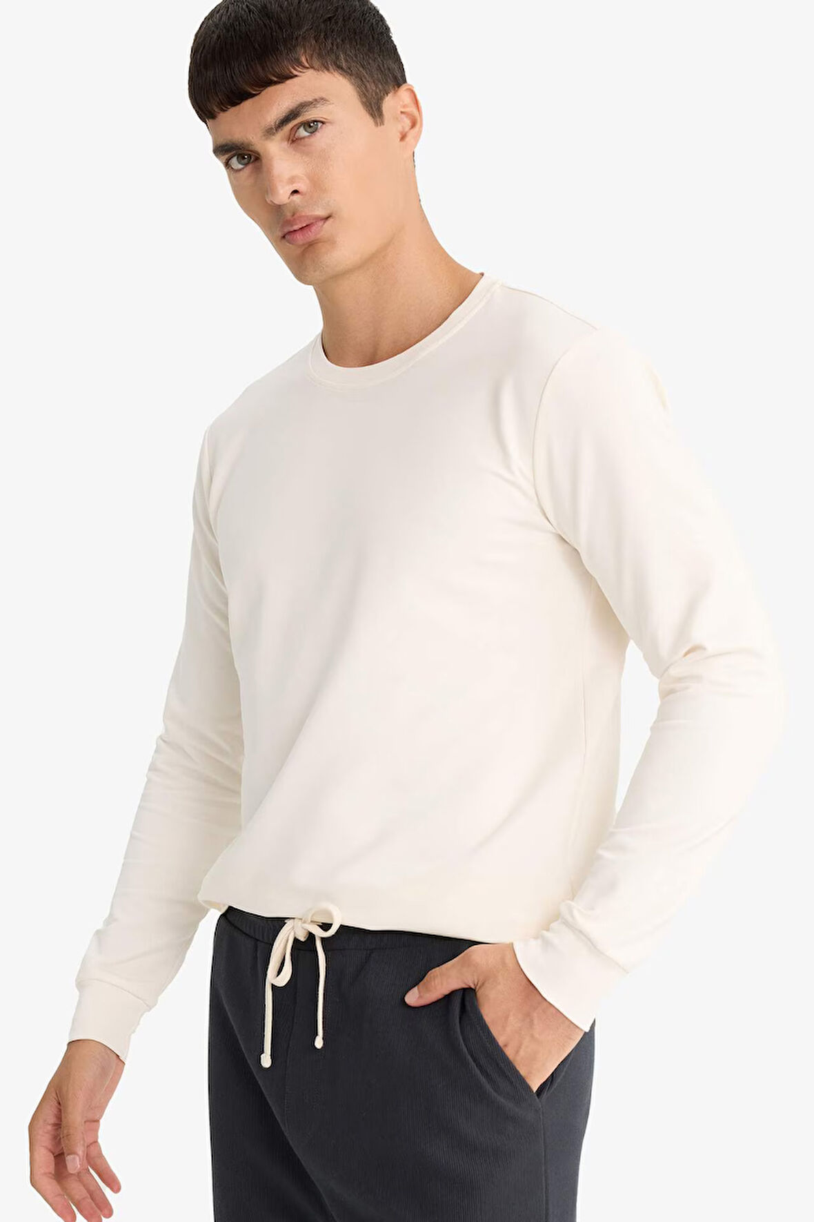 Slim Fit Dar Kesim Bisiklet Yaka Uzun Kollu Tişört