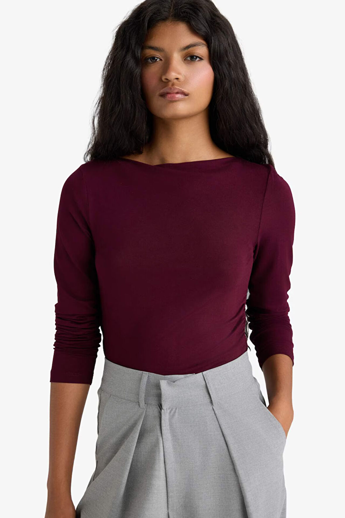 Slim Fit Dar Kesim Kayık Yaka Uzun Kollu Tişört