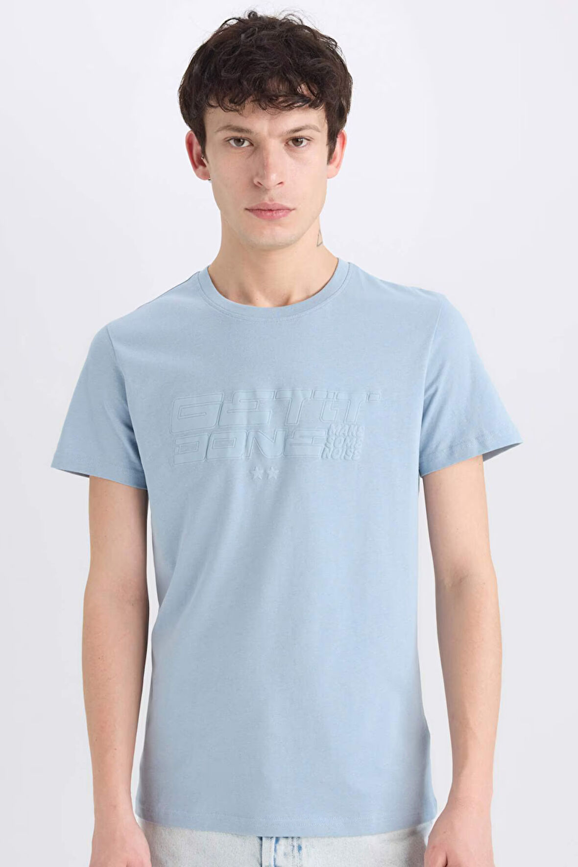 DeFacto %100 Pamuk Slim Fit Dar Kesim Bisiklet Yaka Baskılı Kısa Kollu Tişört E0577AX25SMBE524