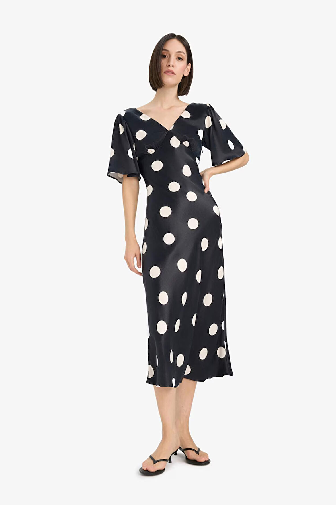 DeFacto V Yaka Saten Puantiyeli Kısa Kollu Midi Elbise F6037AX25SMBK81