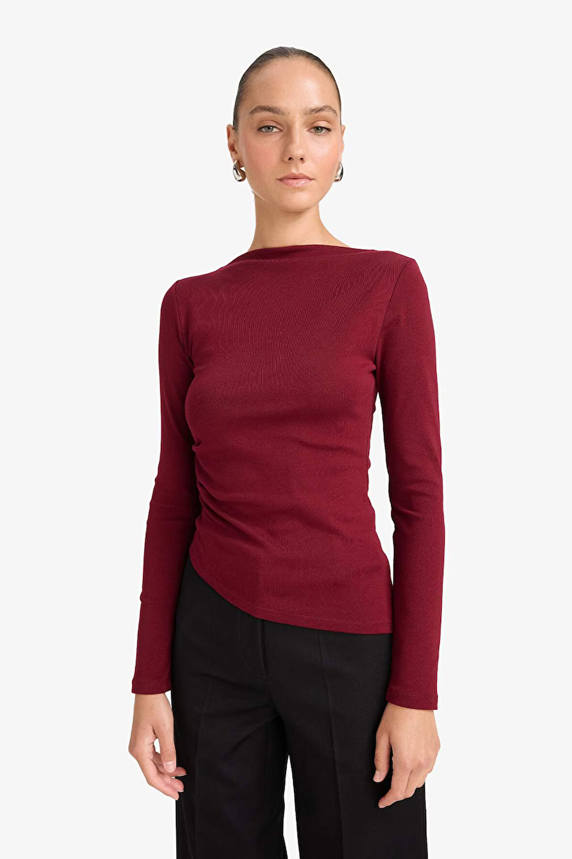 Slim Fit Dar Kesim Kayık Yaka Ribana Uzun Kollu Tişört