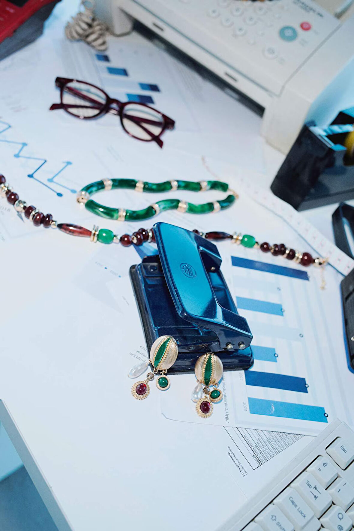 Kadın Taşlı Gold Küpe