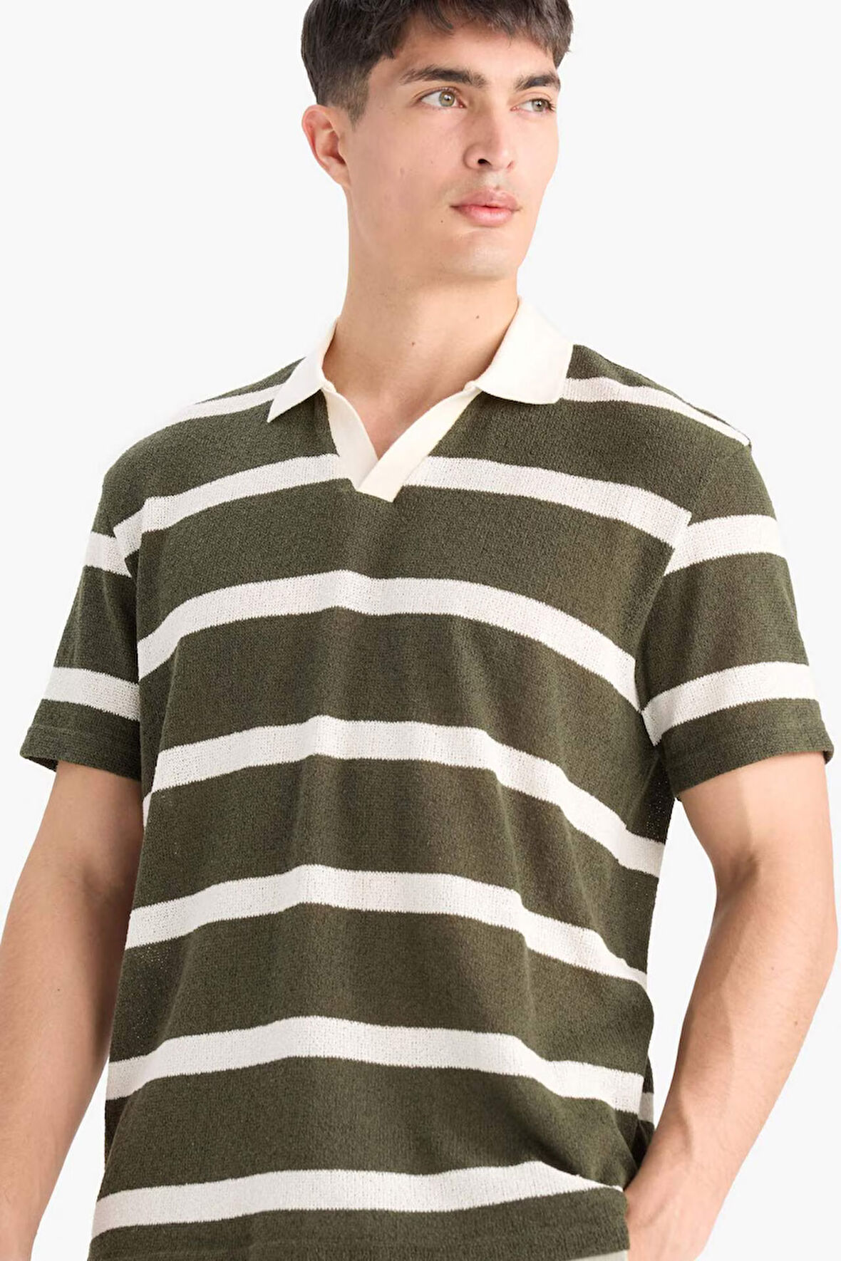 DeFacto Regular Fit Polo Yaka Kısa Kollu Triko Görünümlü Polo Tişört E3965AX25SMKH211