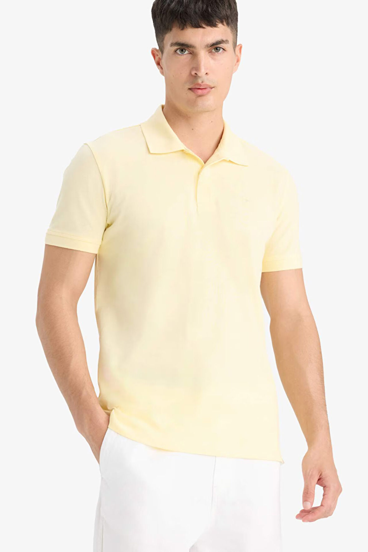 DeFacto %100 Pamuk Slim Fit Dar Kesim Polo Yaka Kısa Kollu Pamuklu Nakışlı Pike Polo Tişört E2633AX25SMYL498