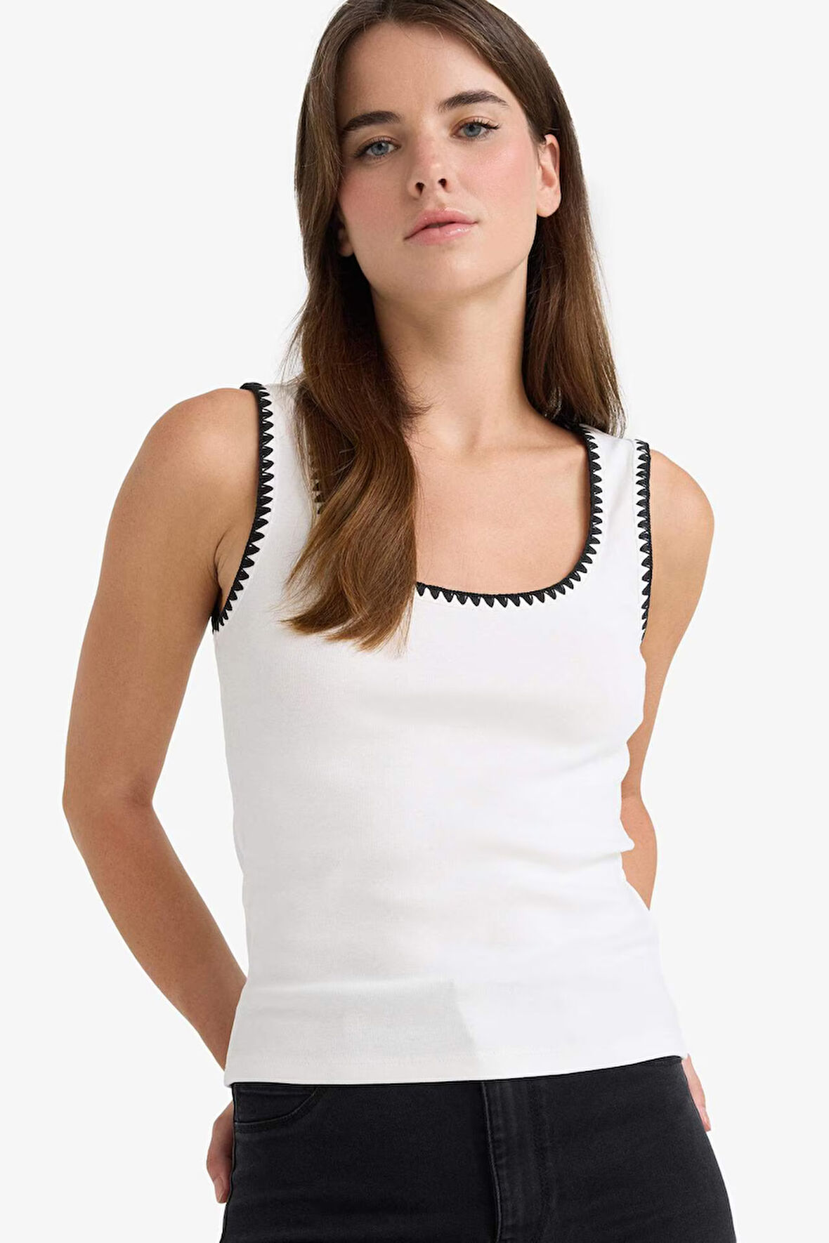 Slim Fit Dar Kesim Yuvarlak Yaka Ribana Atlet