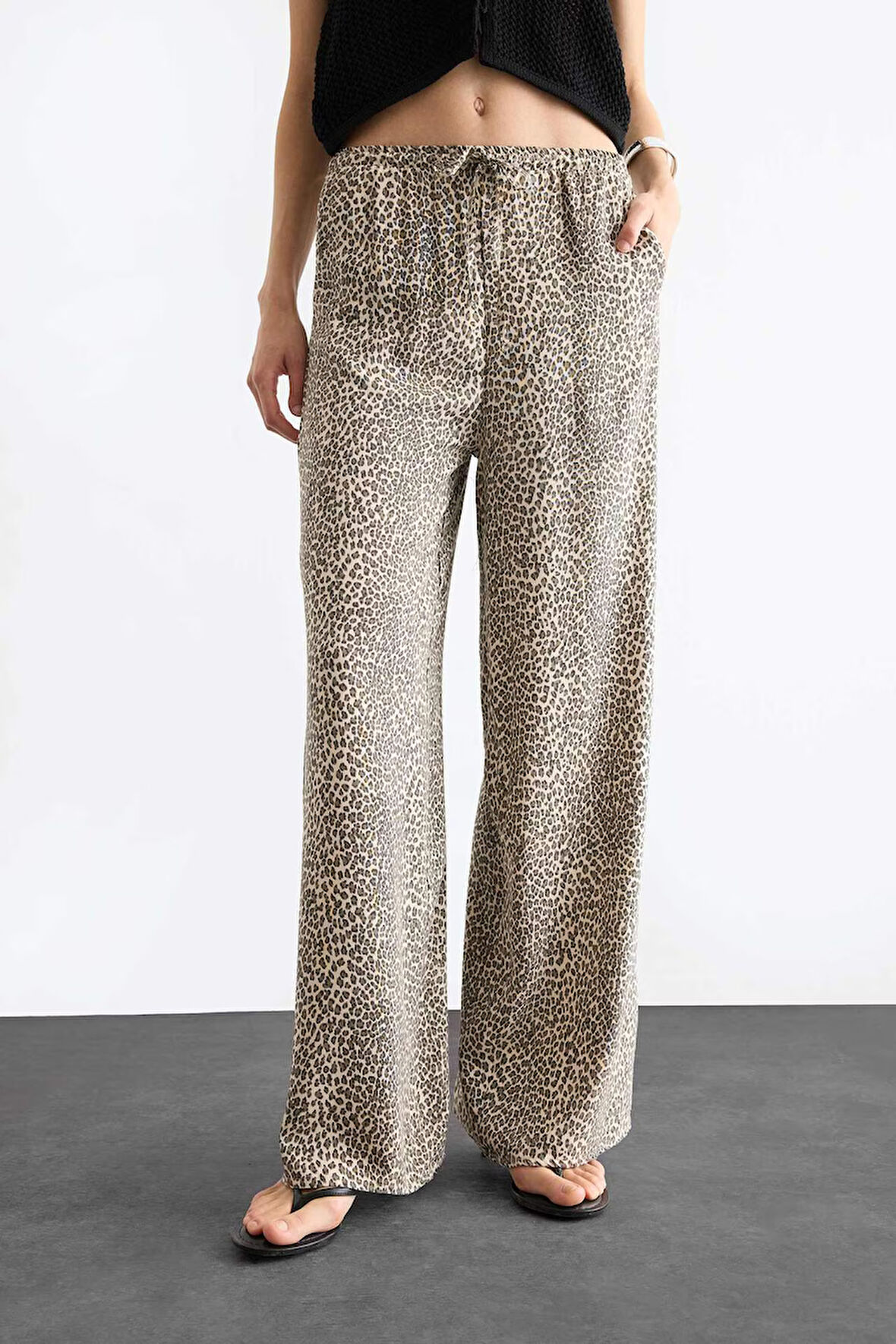 Esnek Belli Leopar Desenli Cepli Geniş Paça Pantolon