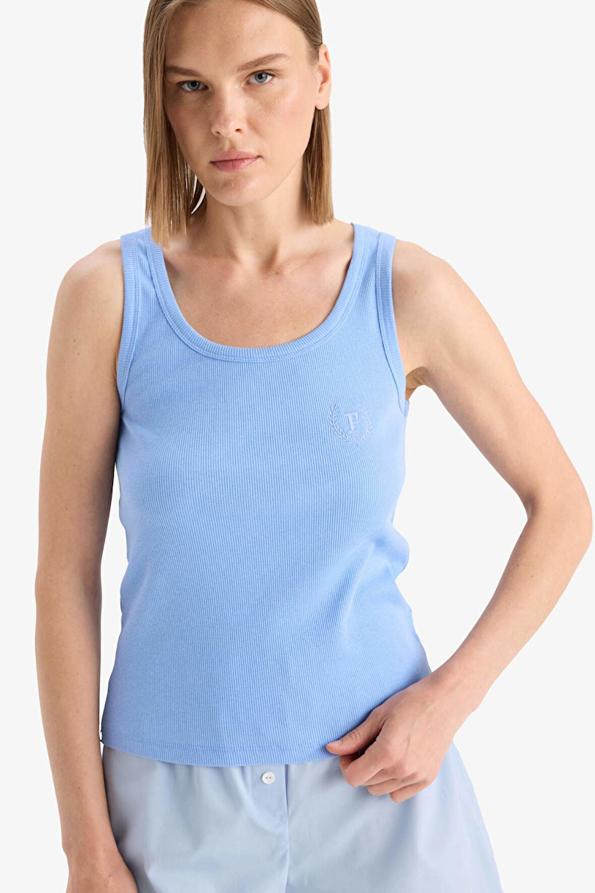 DeFacto Regular Fit Yuvarlak Yaka Kolsuz Ribana Pijama Üstü-Fall in Love F0110AX25SMBE747