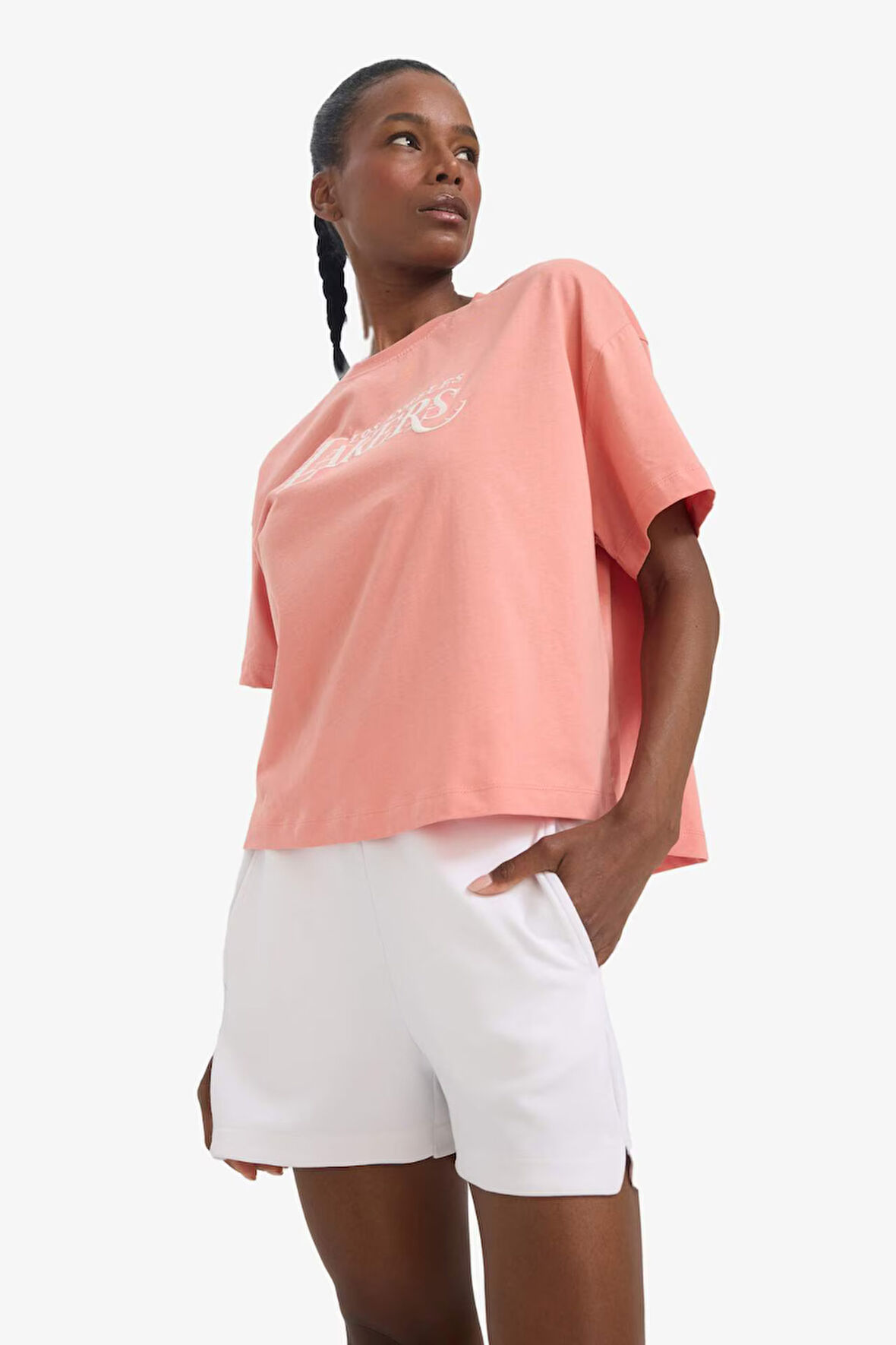 DeFactoFit NBA Los Angeles Lakers Oversize Geniş Kalıp Bisiklet Yaka Kısa Kollu Tişört E3827AX25SMOG606