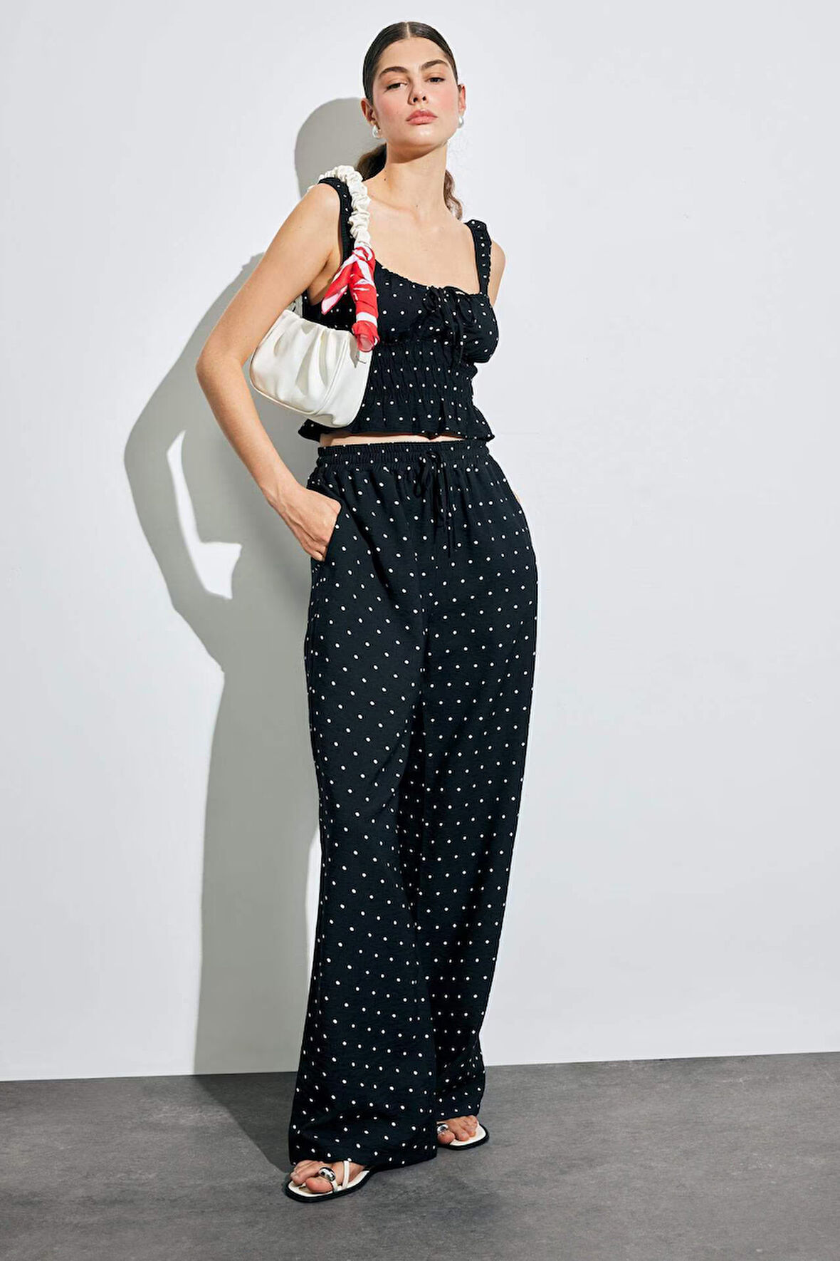 Straight Fit Çift Cepli Yüksek Bel Midi Pantolon