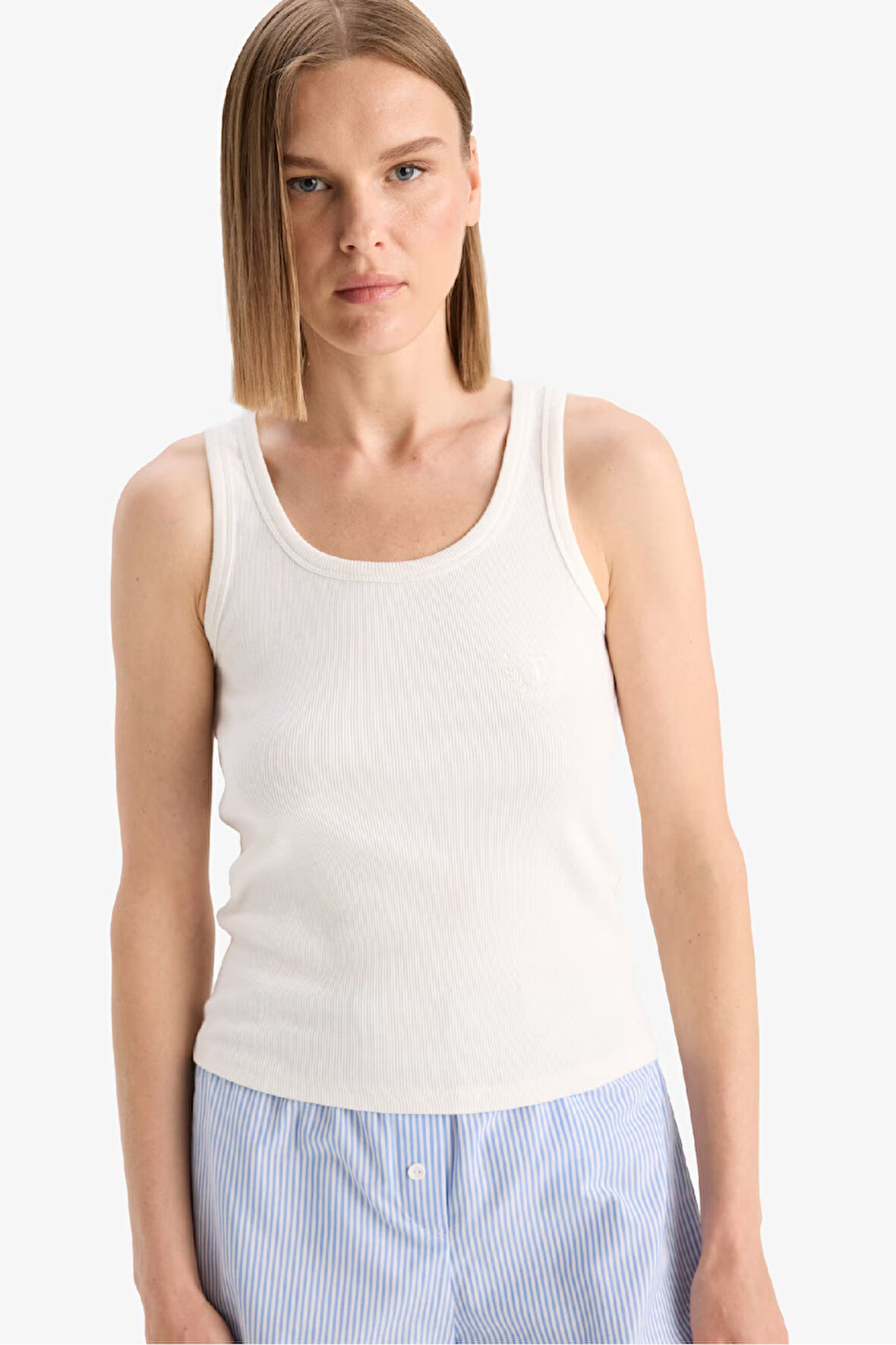 DeFacto Regular Fit Yuvarlak Yaka Kolsuz Ribana Pijama Üstü-Fall in Love F0110AX25SMER98