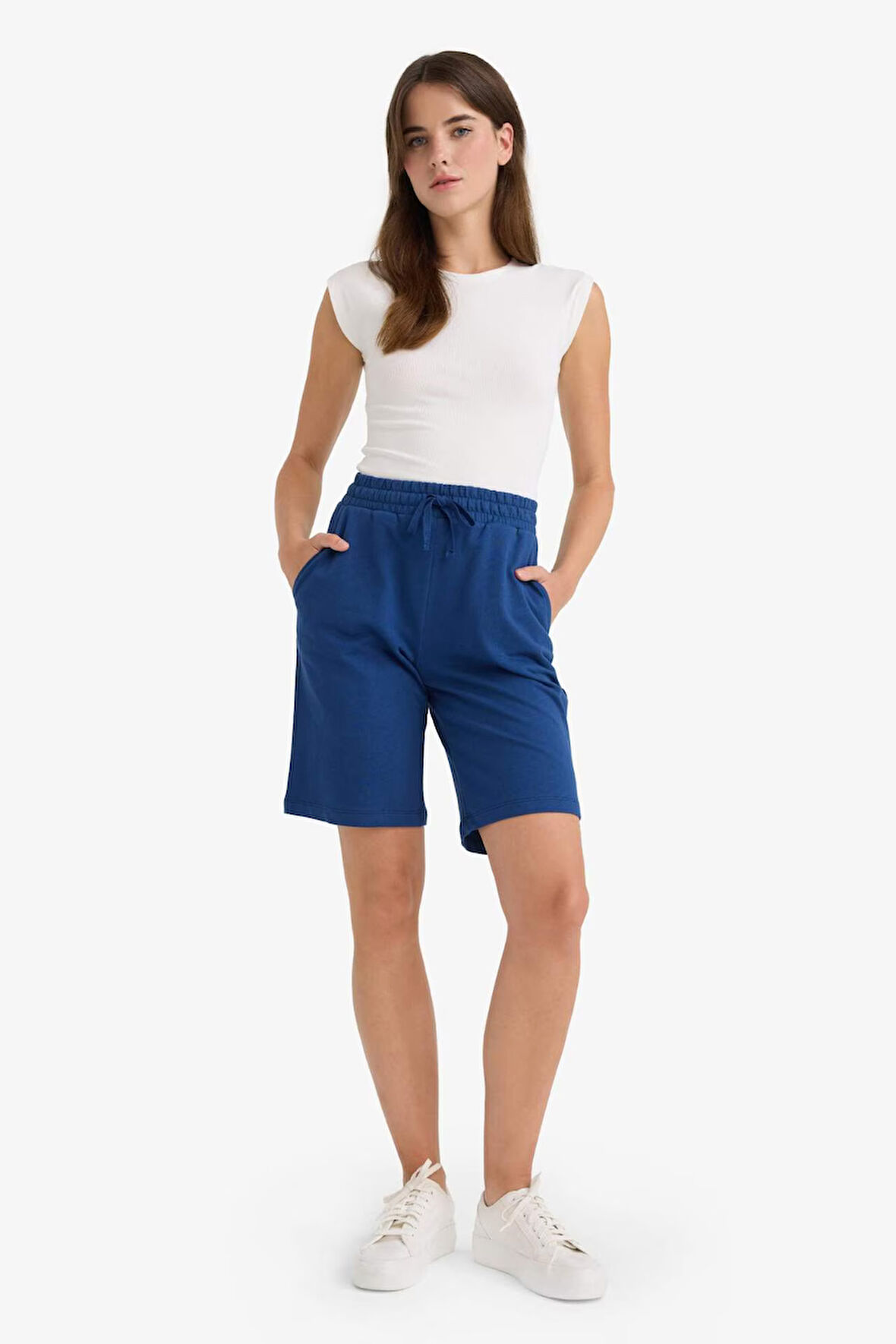 Regular Fit Normal Bel Düz Paça Bermuda Şort