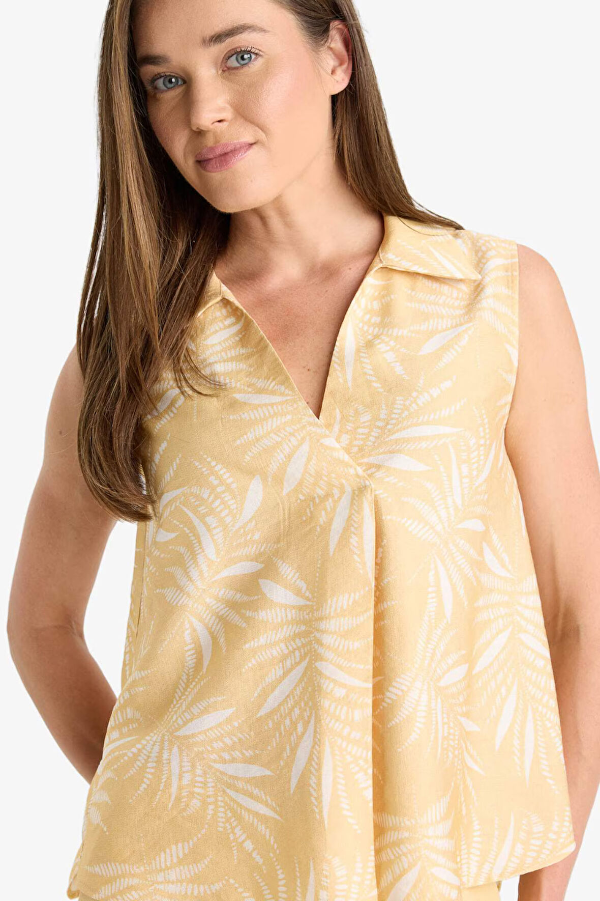 Kaçık Yaka Desenli Kısa Kollu Bluz