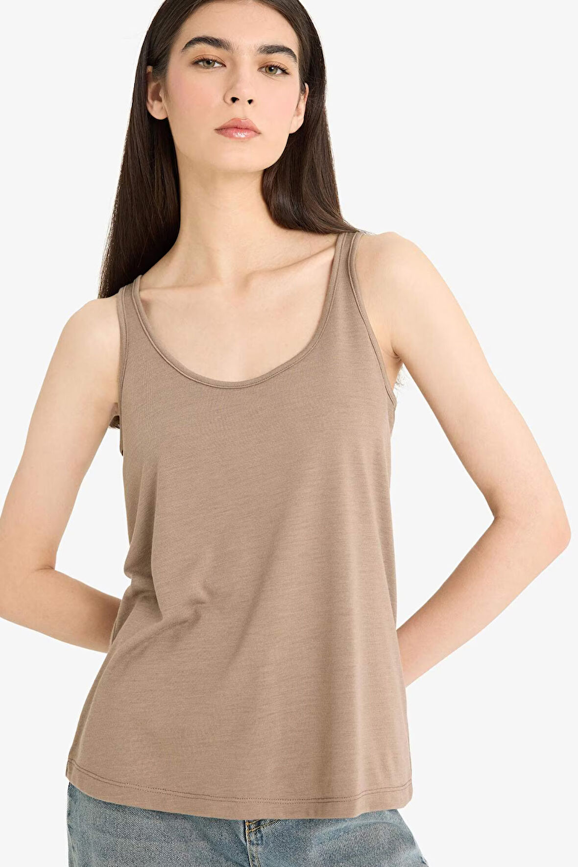 Regular Fit Basic Düz Yuvarlak Yaka Basic Düz Atlet