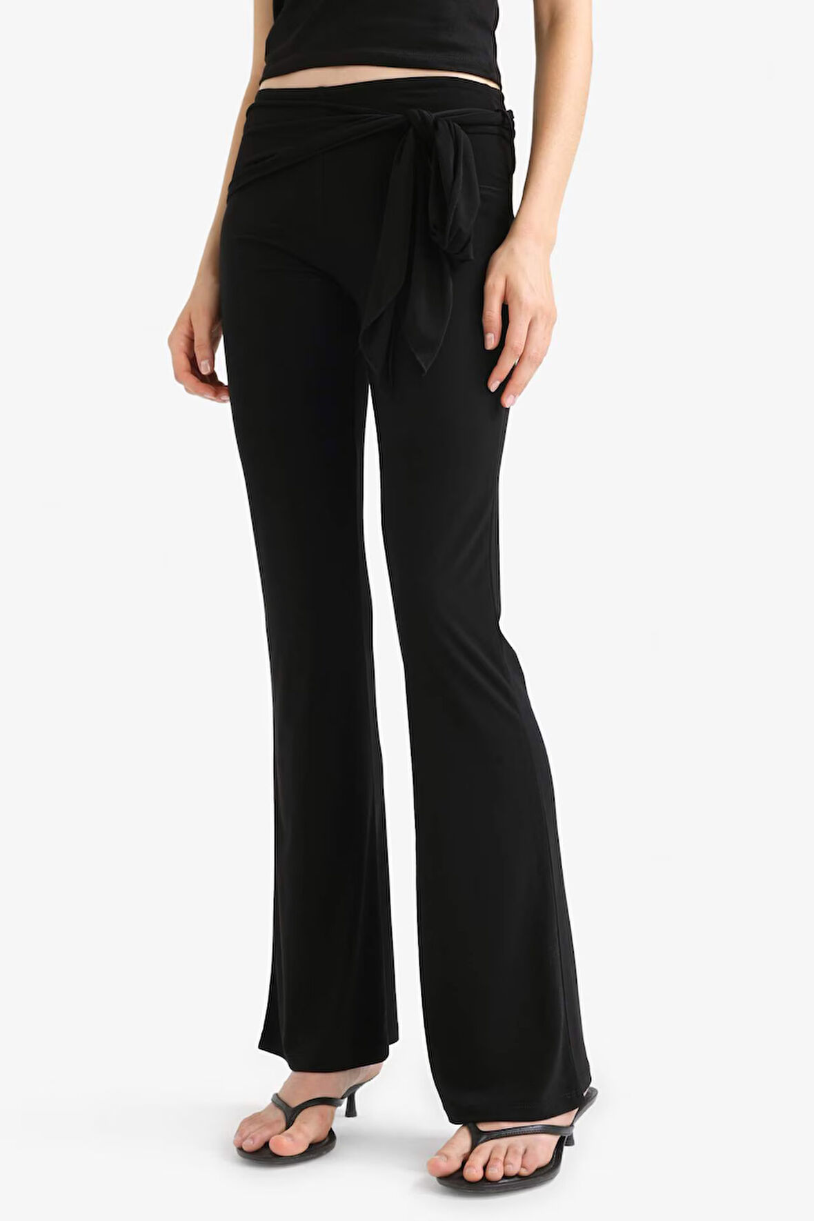 Flare Fit Normal Bel Bağlamalı Standart Boy Pantolon