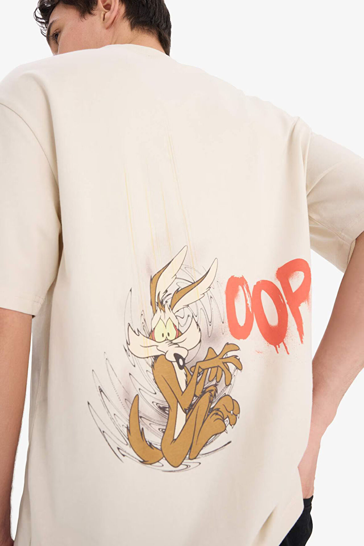 DeFacto %100 Pamuk Looney Tunes Boxy Fit Bisiklet Yaka Sırt Baskılı Kısa Kollu Tişört E9292AX25AUBG721