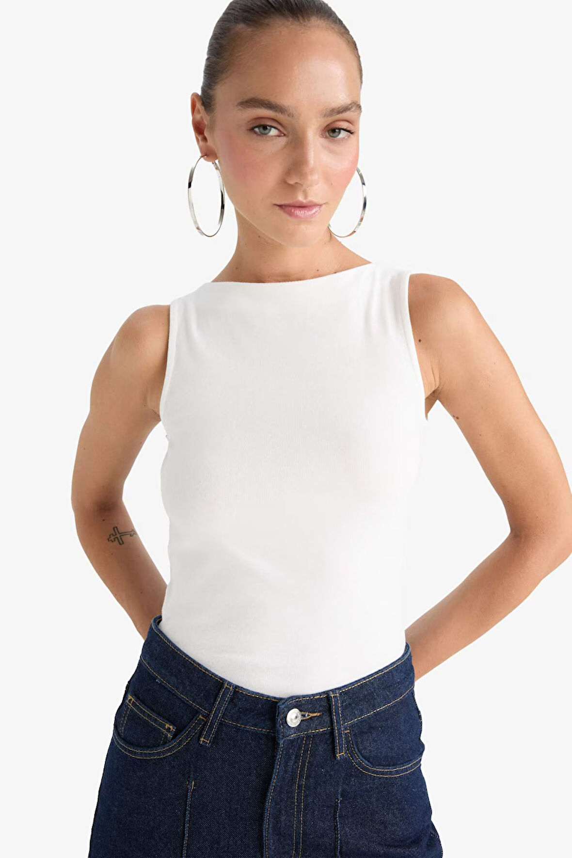 Slim Fit Dar Kesim Kayık Yaka Ribana Atlet