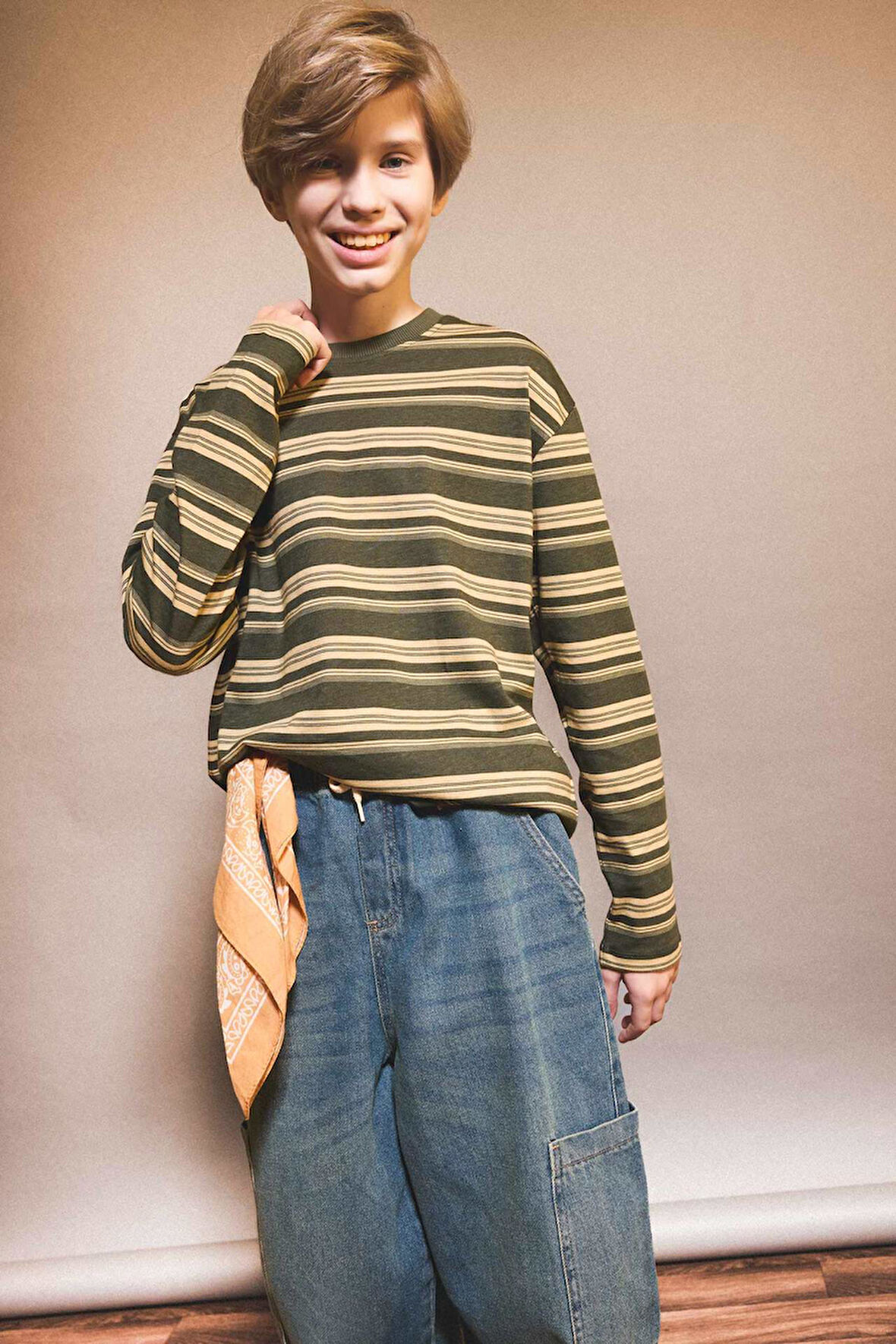 Erkek Çocuk Bisiklet Yaka Çizgili Uzun Kollu Tişört