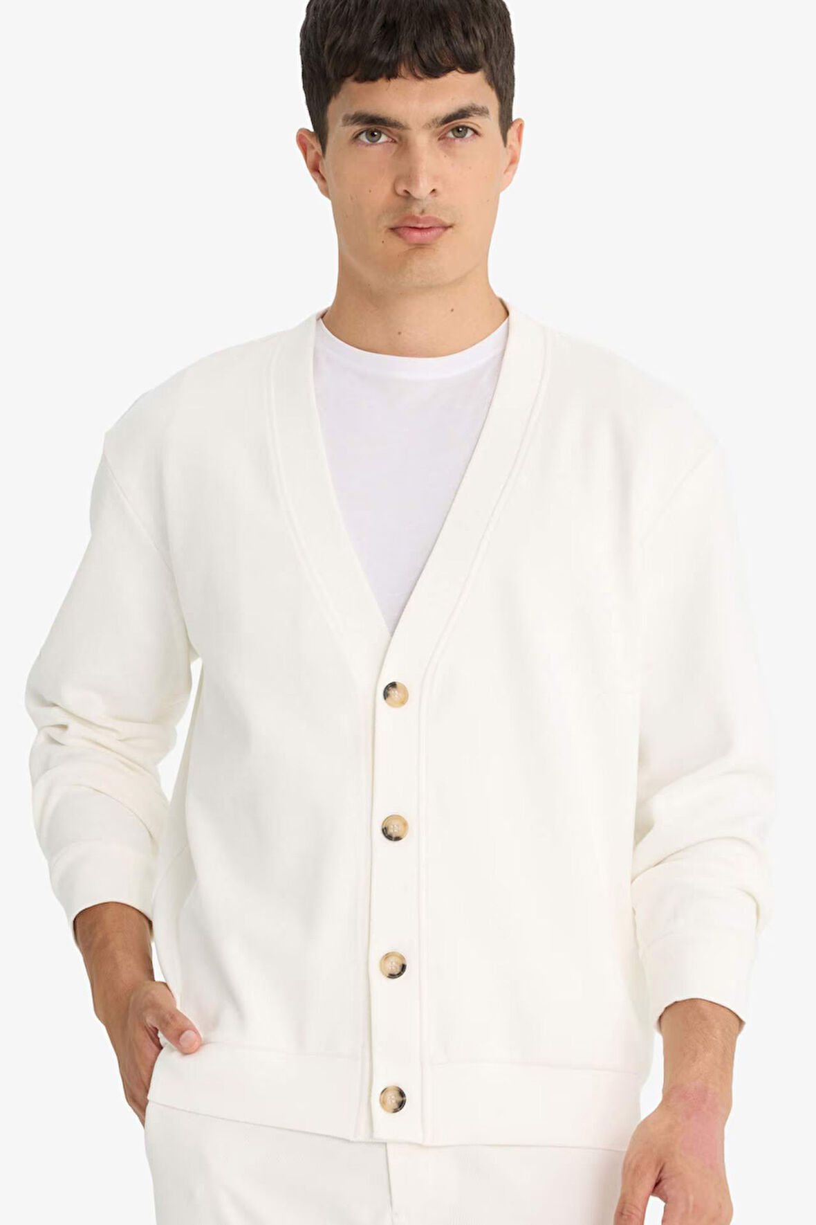 V Yaka Düğmeli Hırka