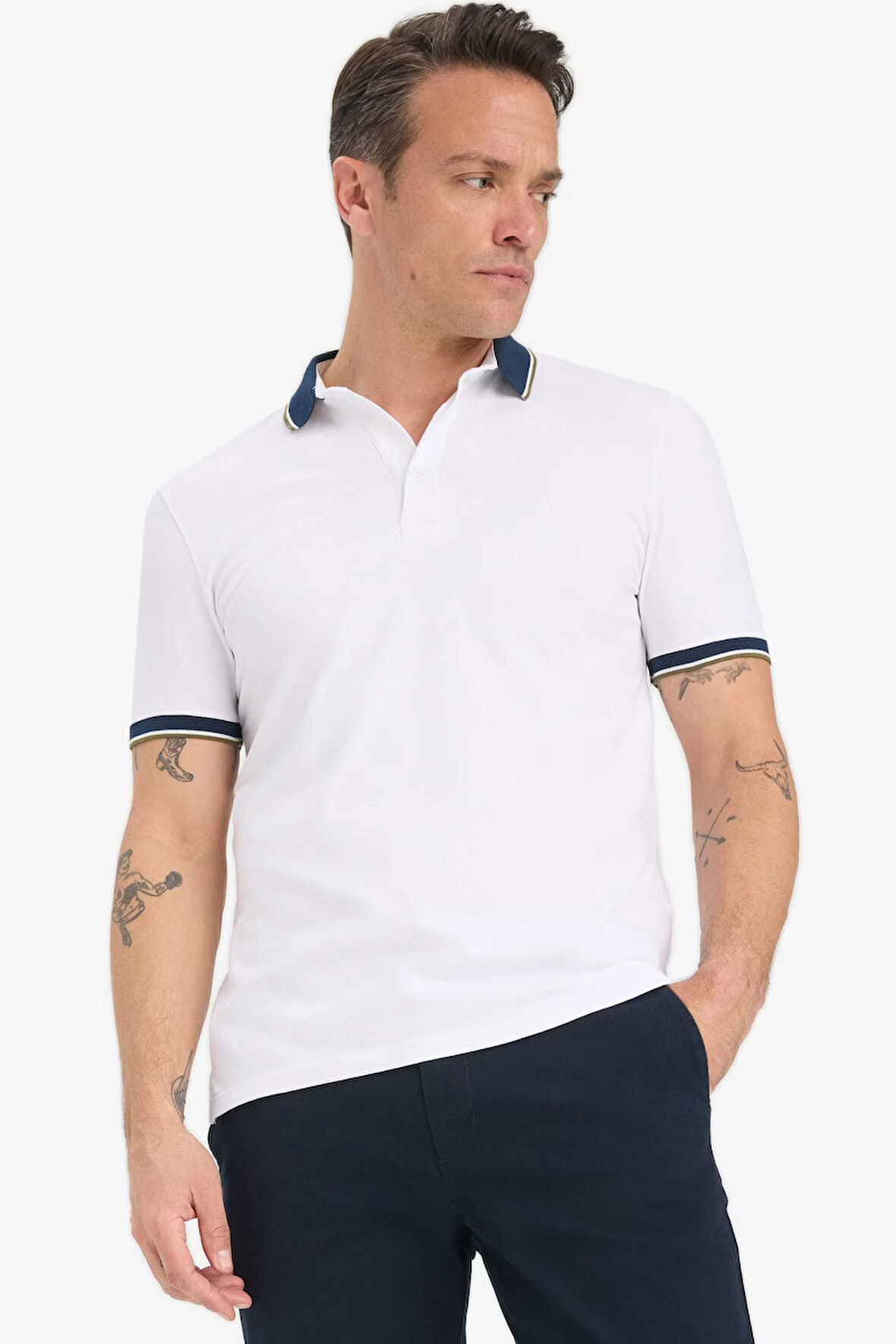 DeFacto Slim Fit Dar Kesim Polo Yaka Basic Düz Kısa Kollu Tişört F4674AX25SMWT79