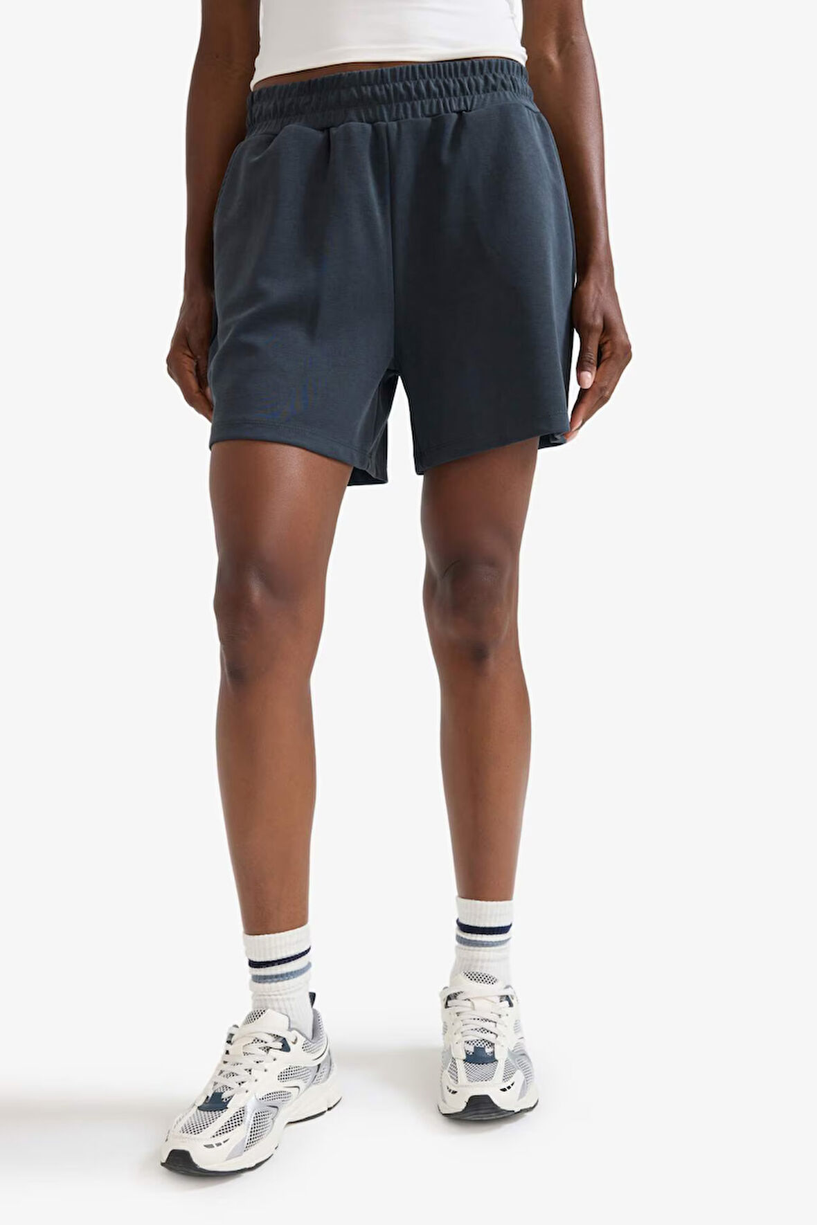 DeFactoFit Standart Fit Sporcu Kısa Paça Modal Şort