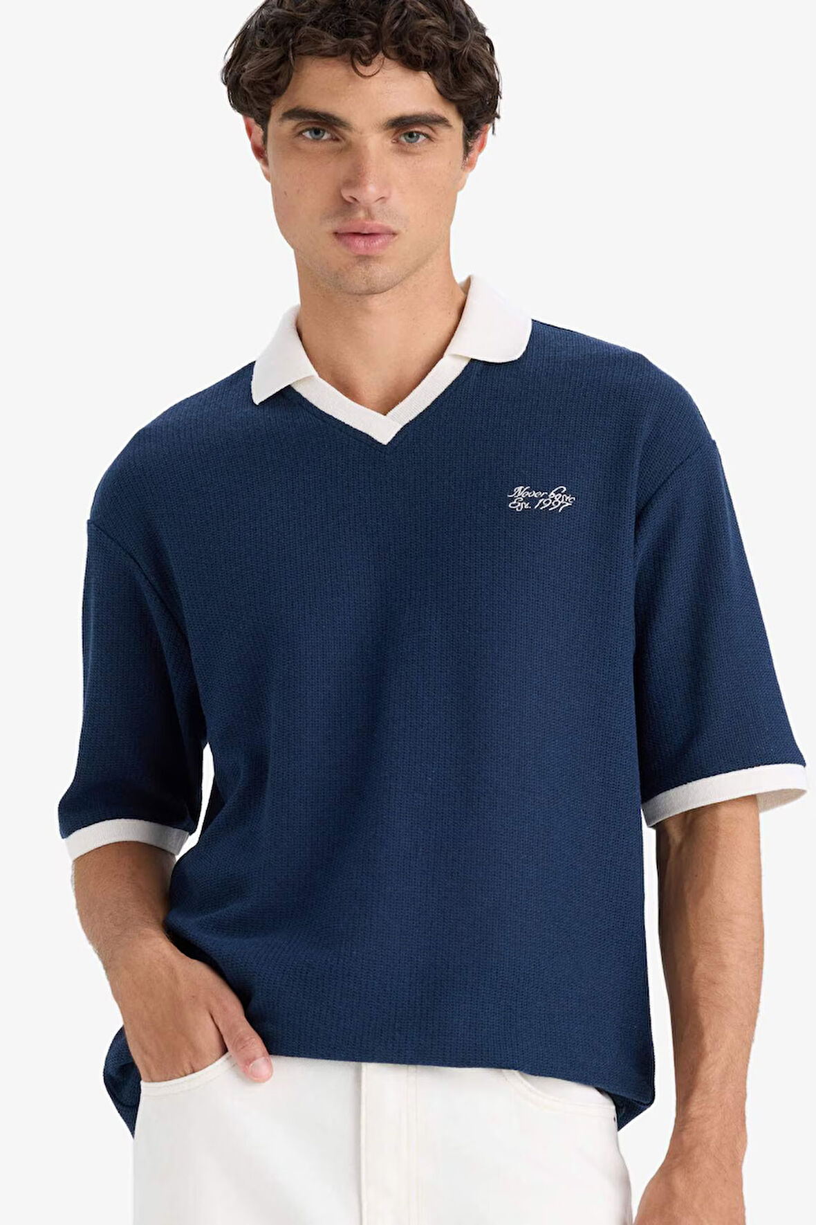 Boxy Fit Polo Yaka Baskılı Kısa Kollu Tişört