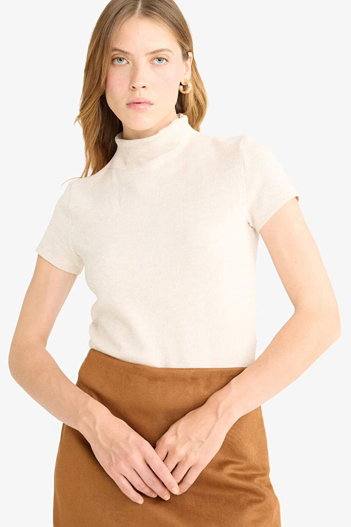 Slim Fit Dar Kesim Yarım Balıkçı Yaka Kısa Kollu Tişört