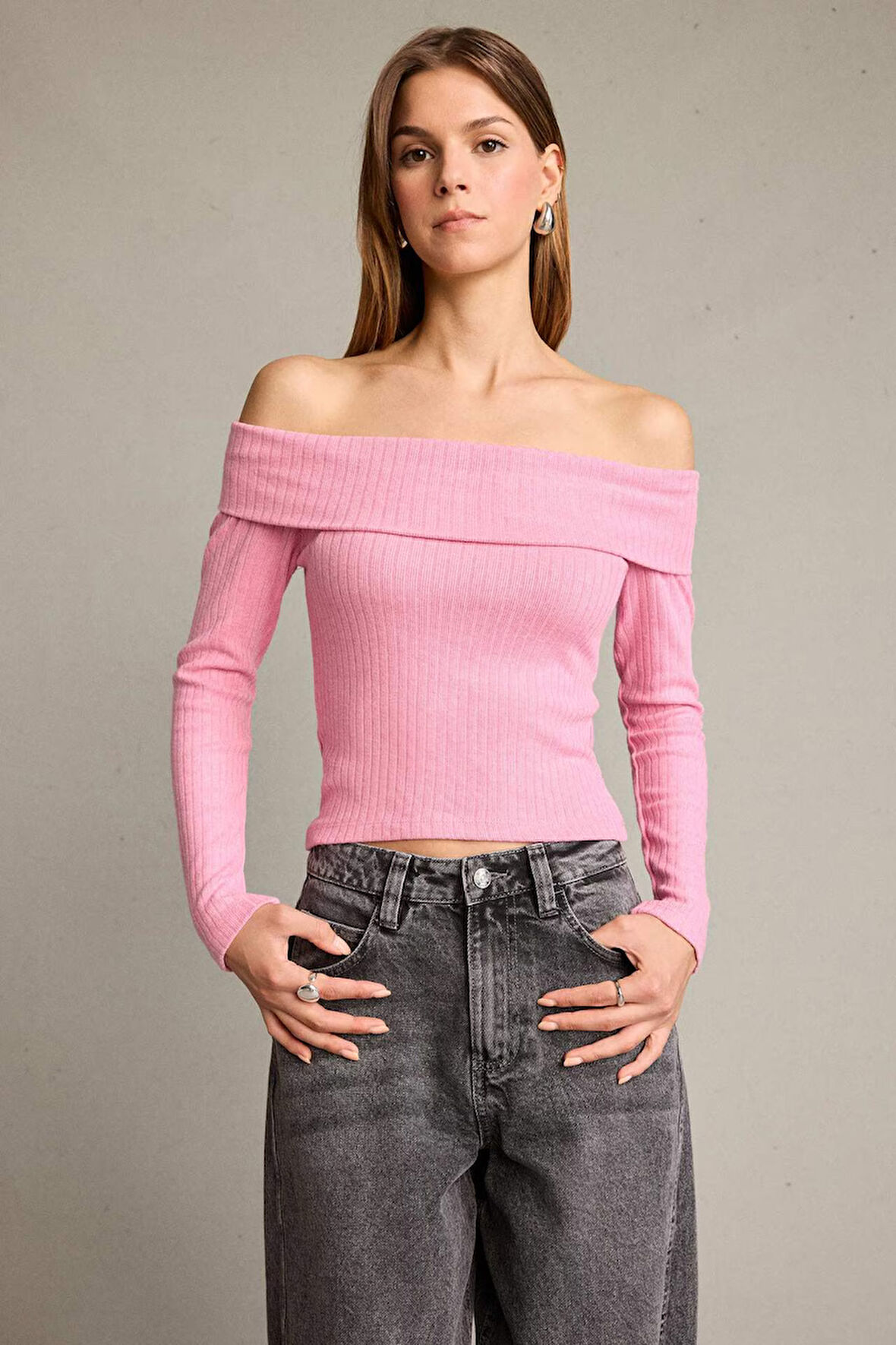 Kayık Yaka Uzun Kollu Tişört